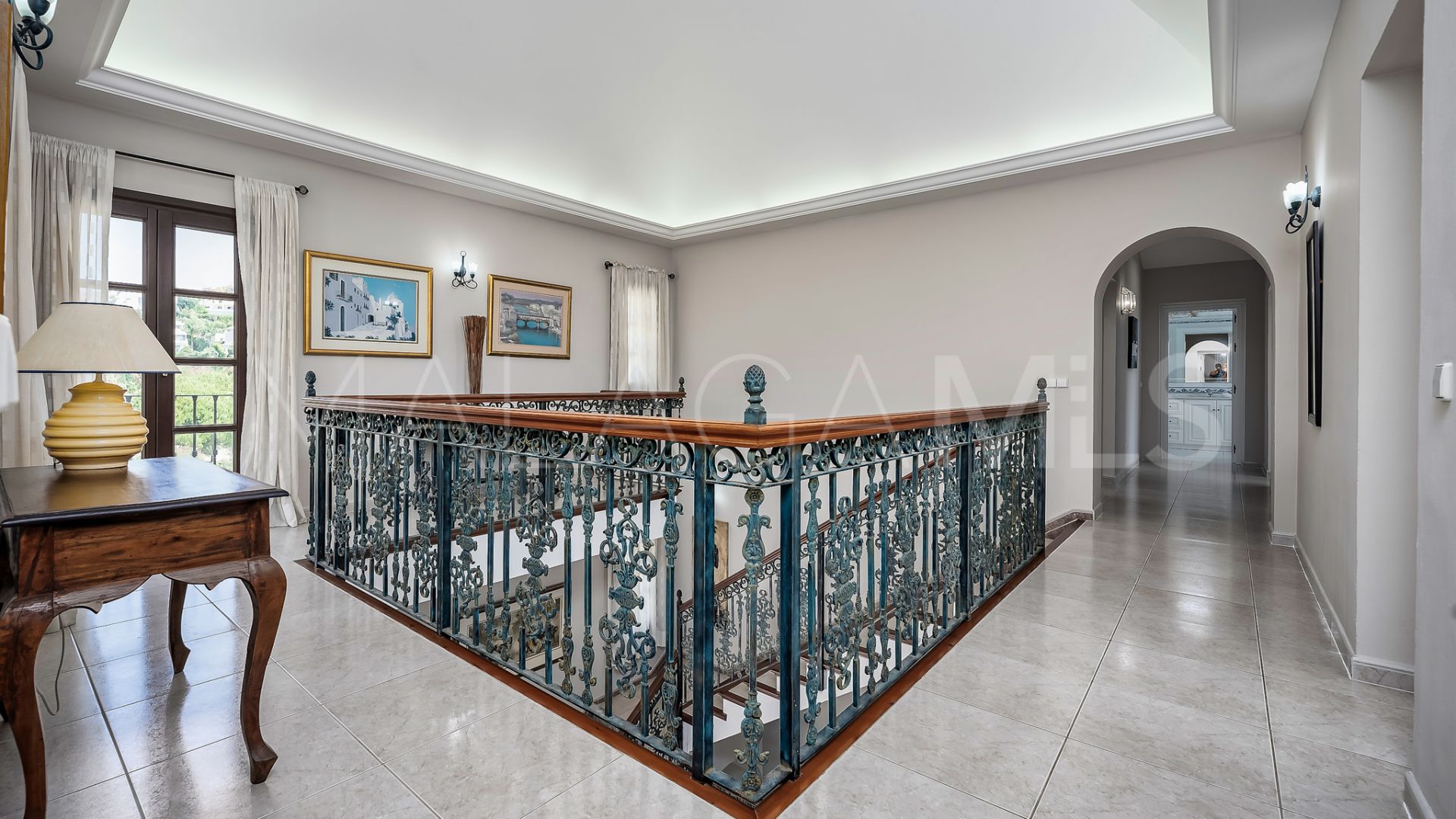 Villa for sale in Estepona