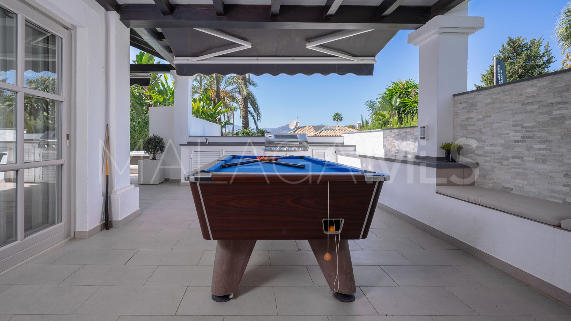 Villa for sale in Nueva Andalucia