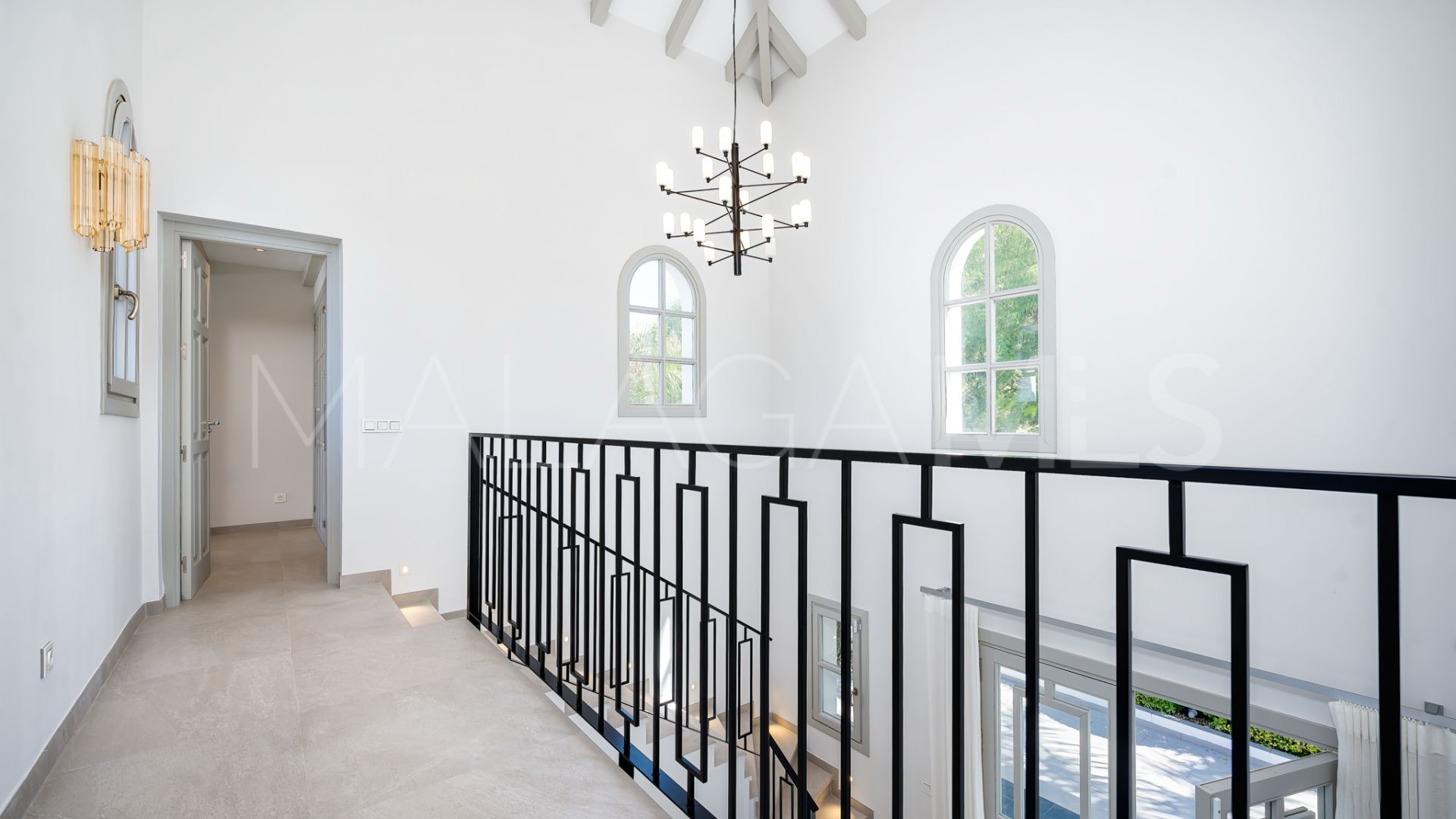 Villa for sale in Nueva Andalucia