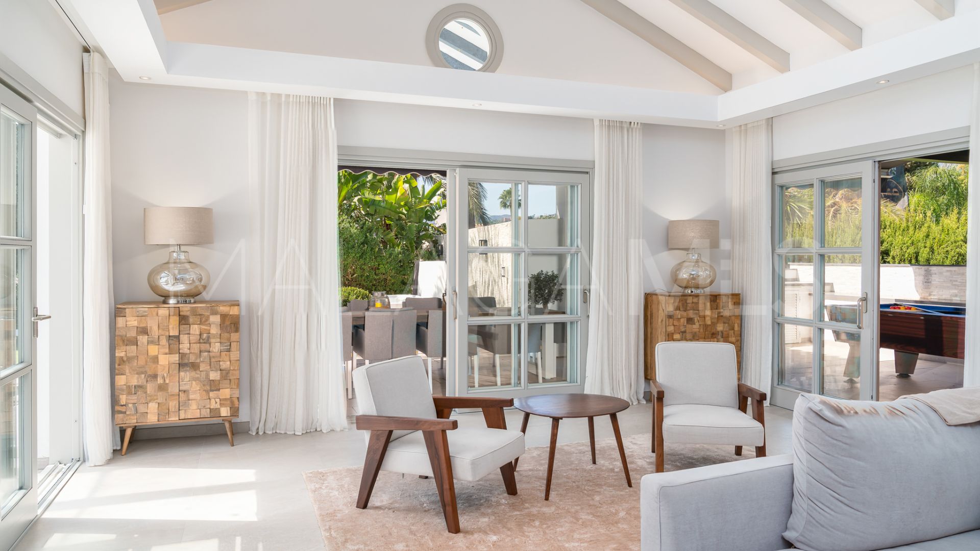 Villa for sale in Nueva Andalucia