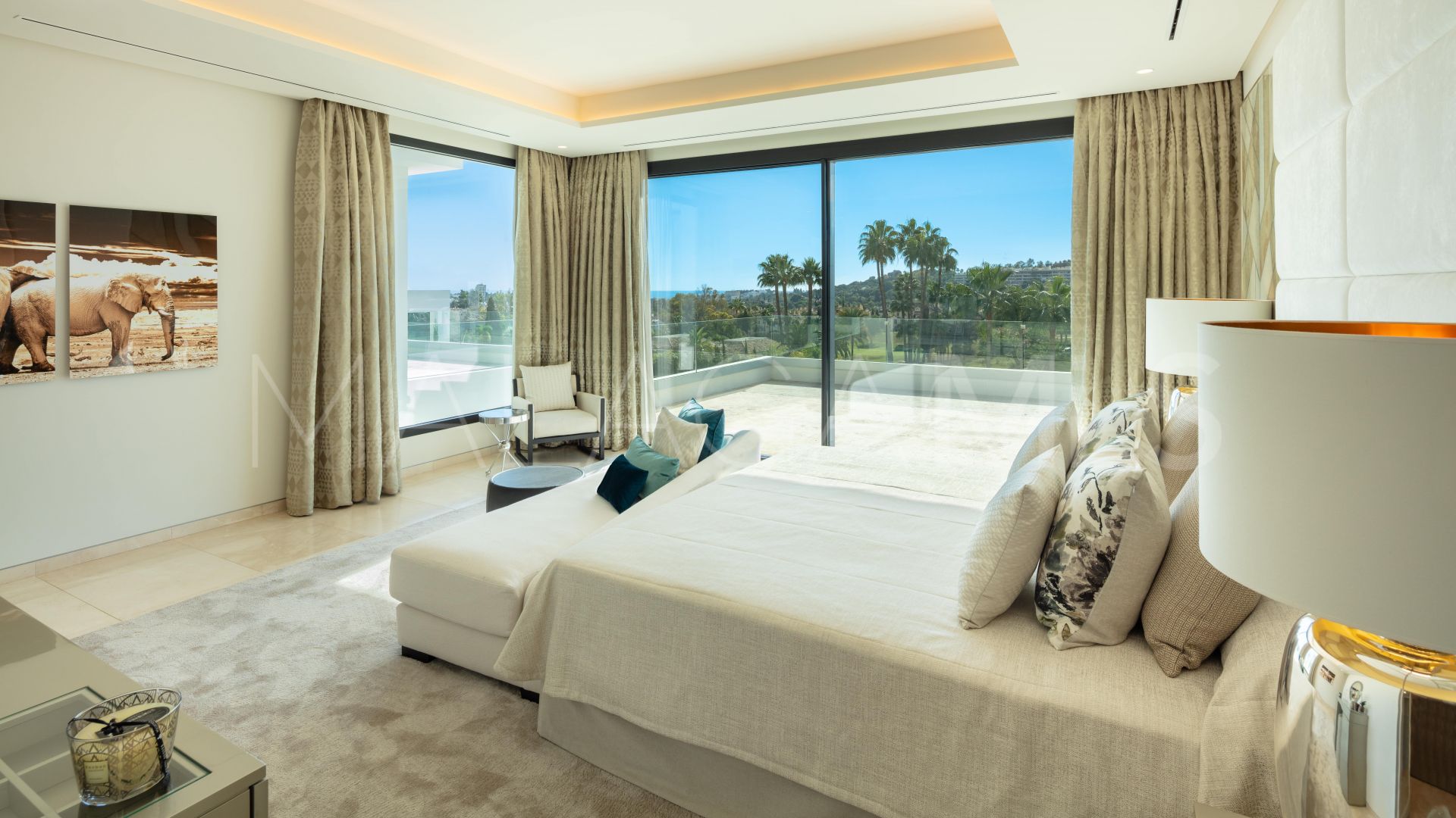 Villa de 6 bedrooms for sale in Nueva Andalucia