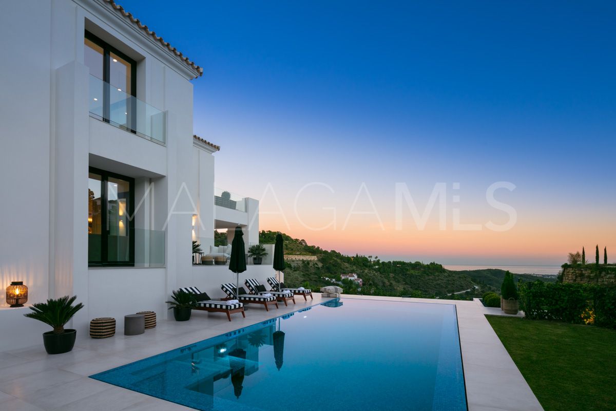 Villa for sale in Benahavis