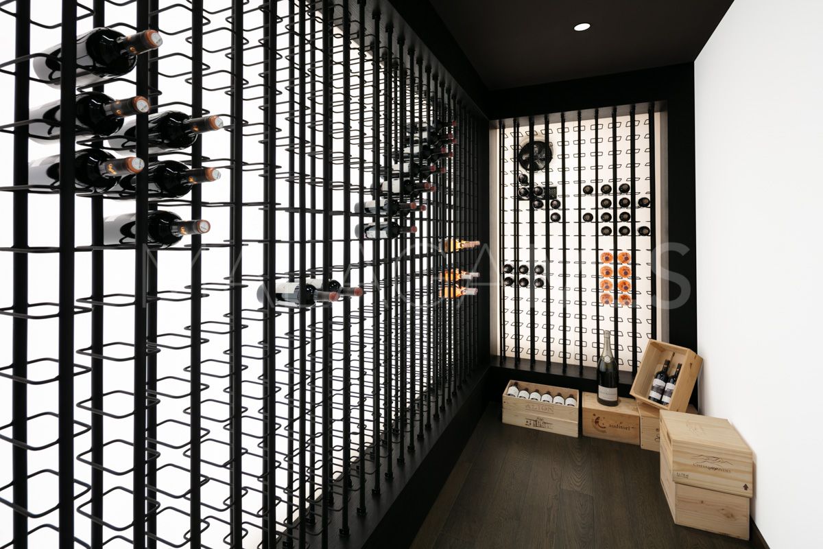 Villa for sale in Benahavis