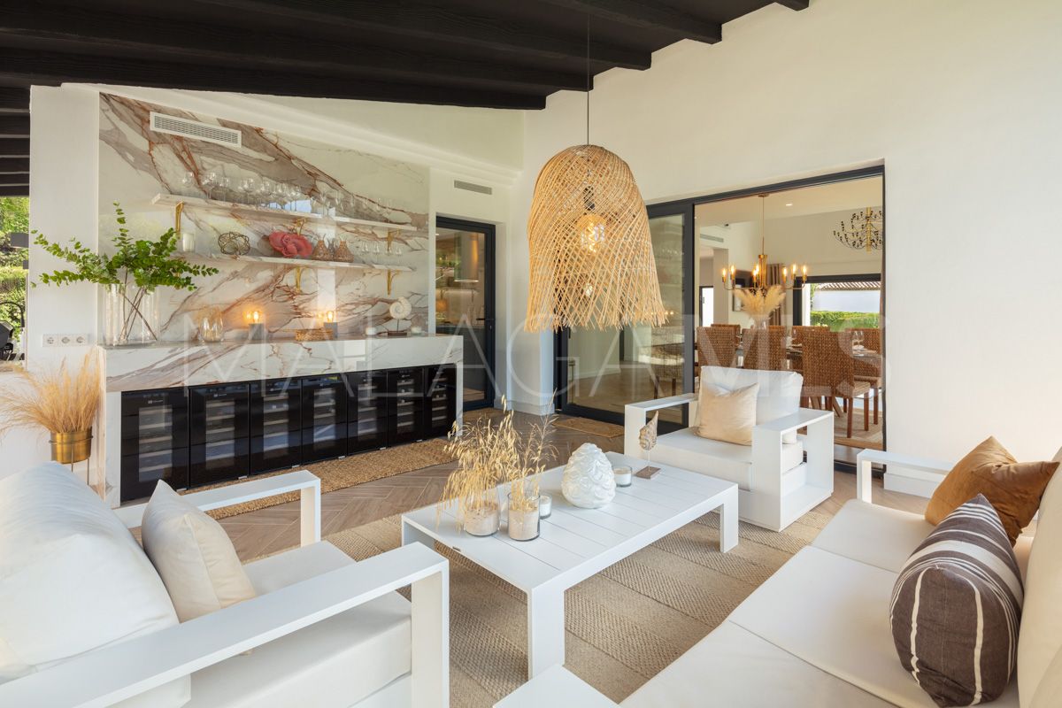 Villa for sale in Nueva Andalucia