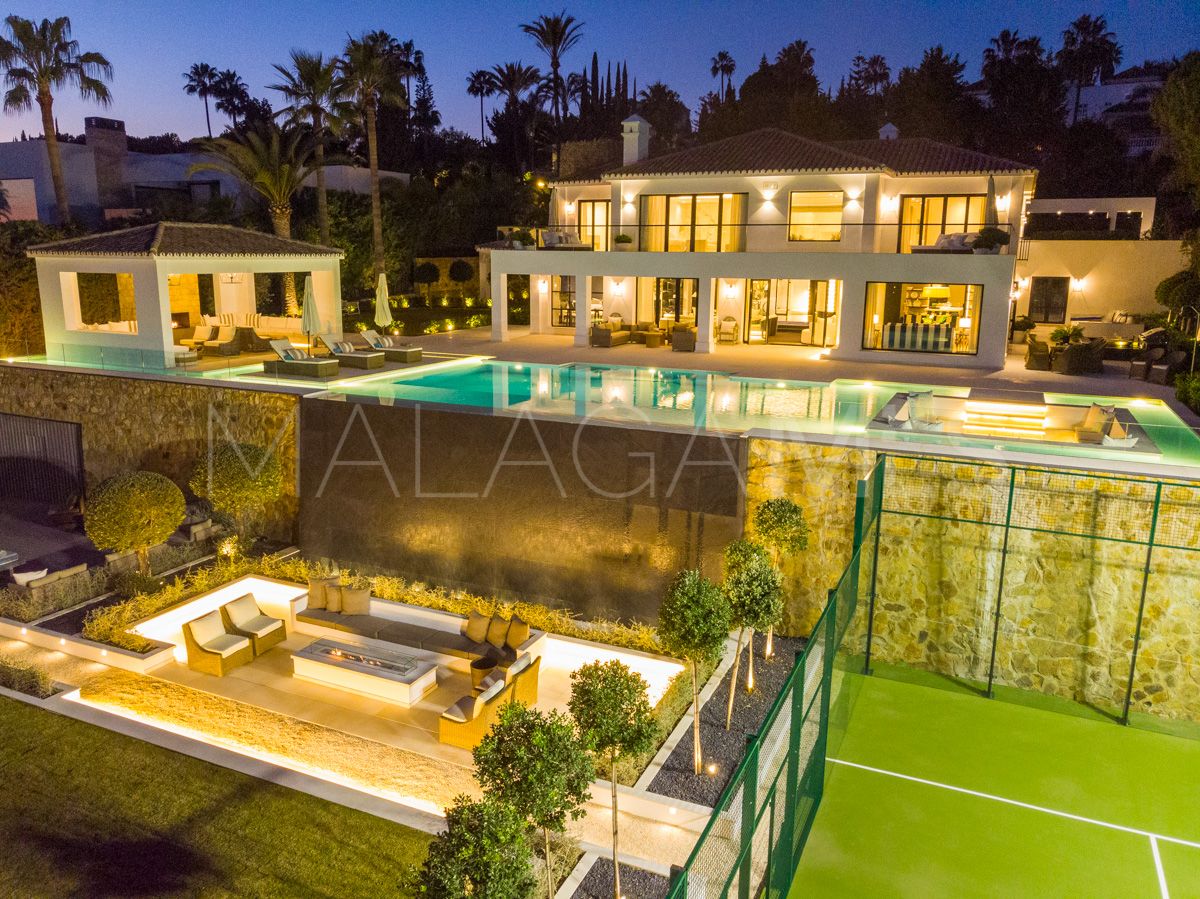 Villa for sale in Nueva Andalucia