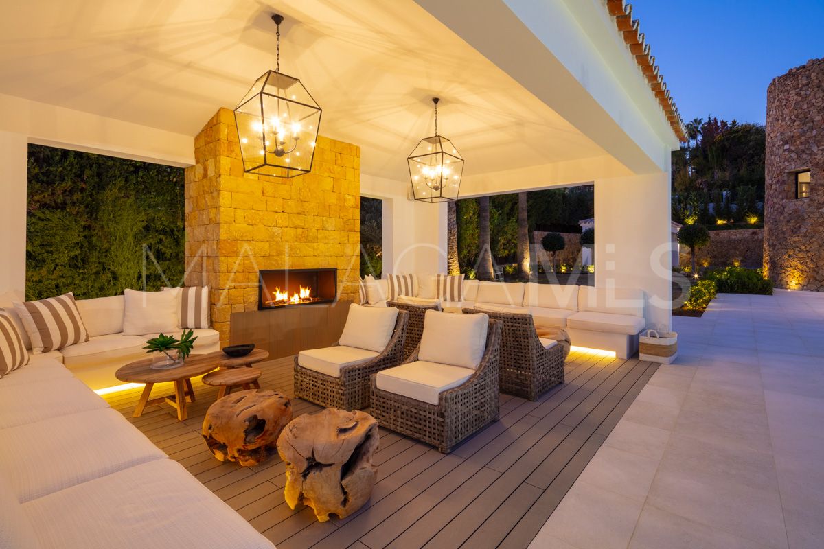 Villa for sale in Nueva Andalucia