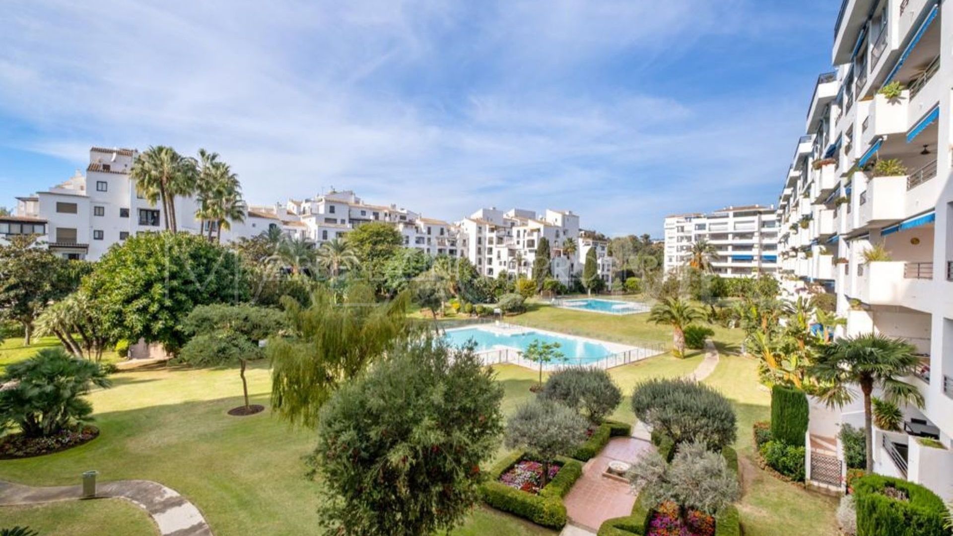 Wohnung for sale in Marbella - Puerto Banus