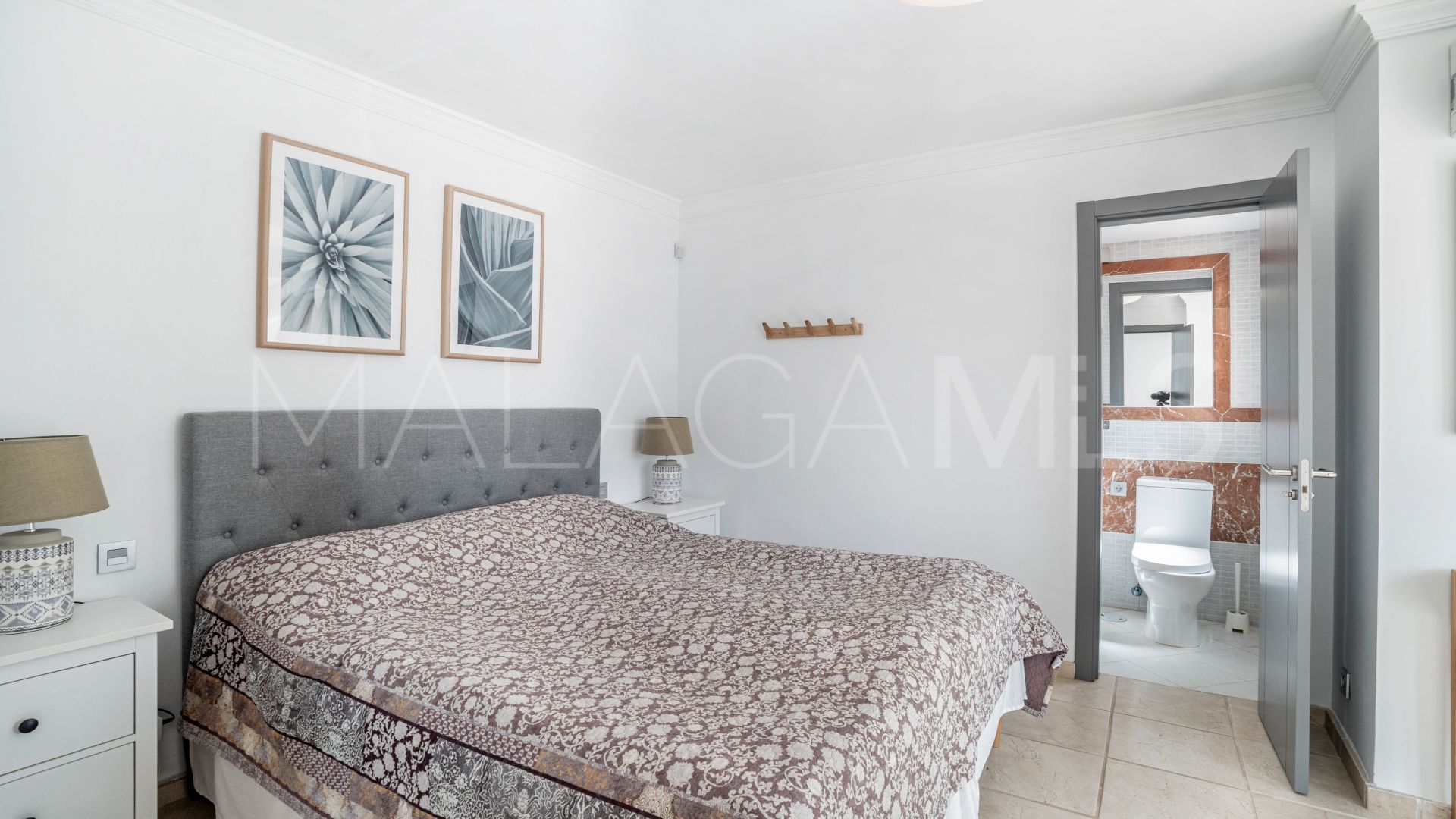 Villa for sale in Estepona