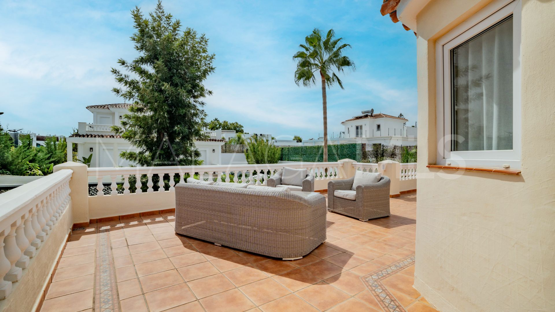 Villa for sale in Estepona