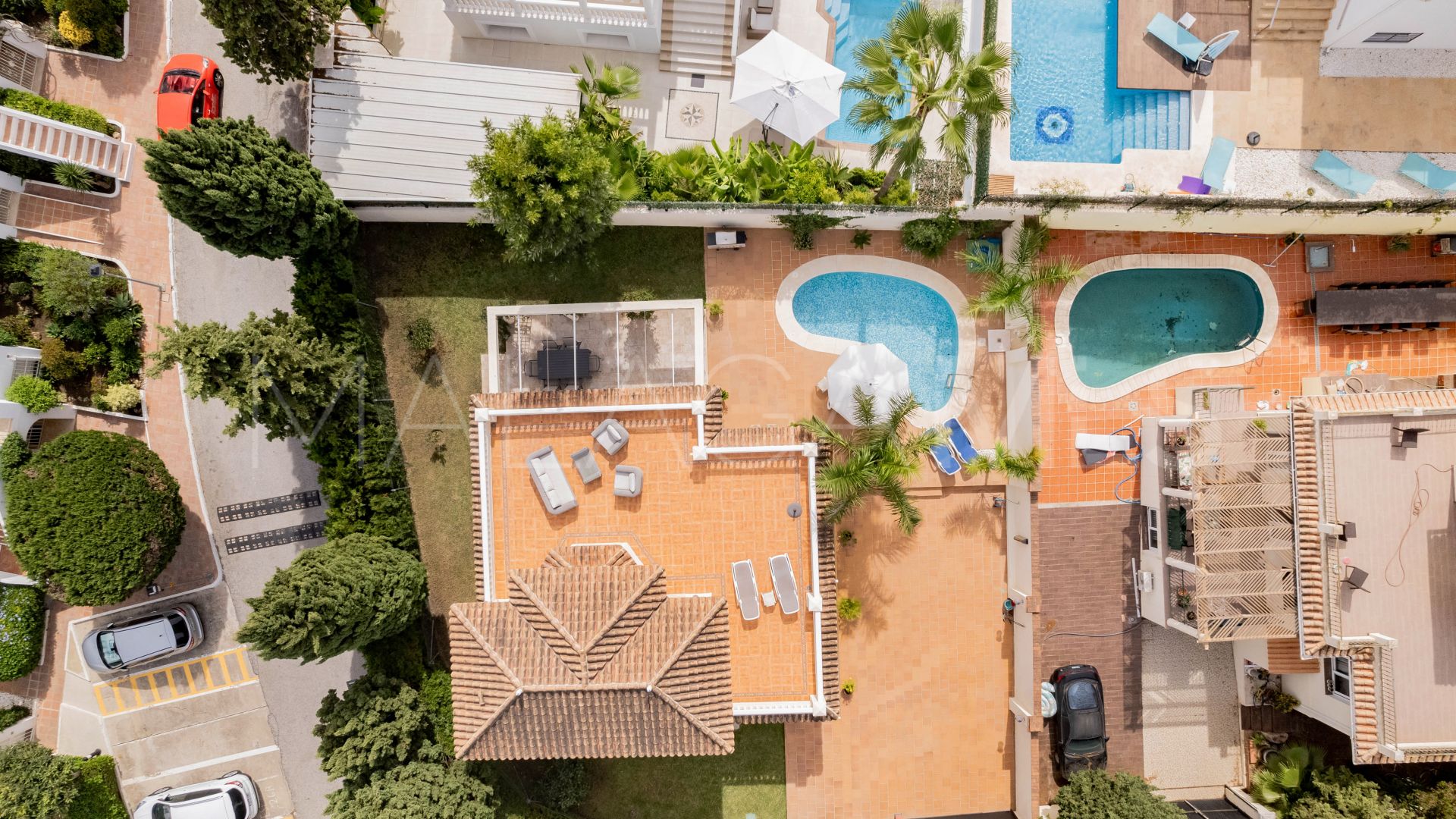 Villa for sale in Estepona