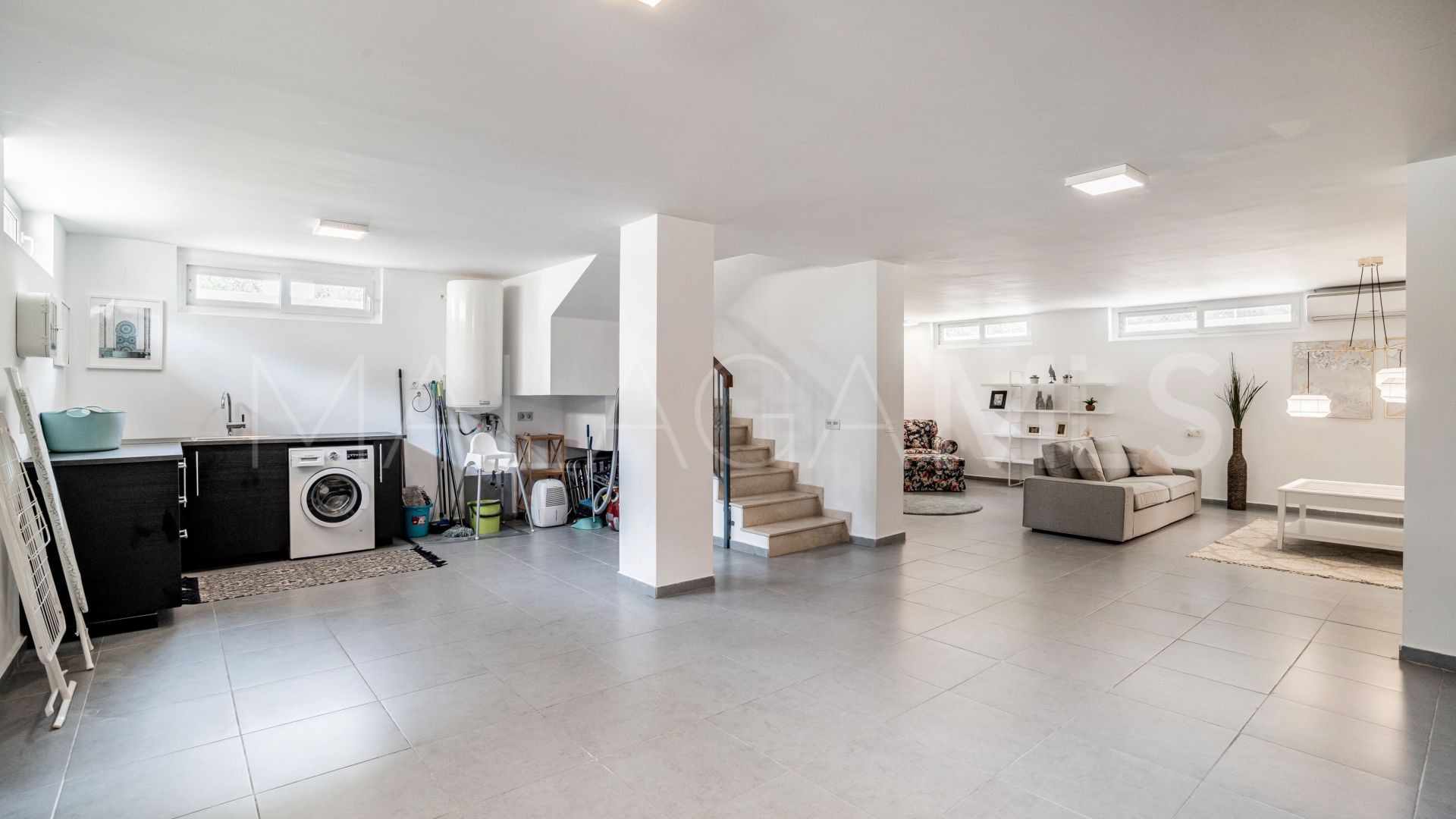 Villa for sale in Estepona