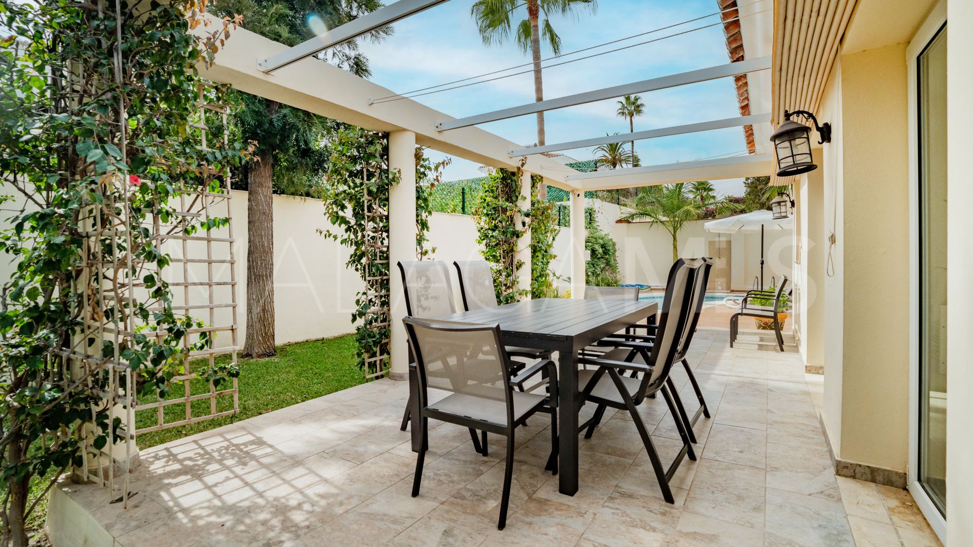 Villa for sale in Estepona