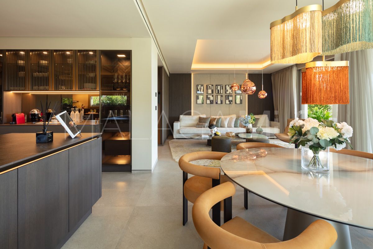 Villa for sale in Marbella City with 4 bedrooms