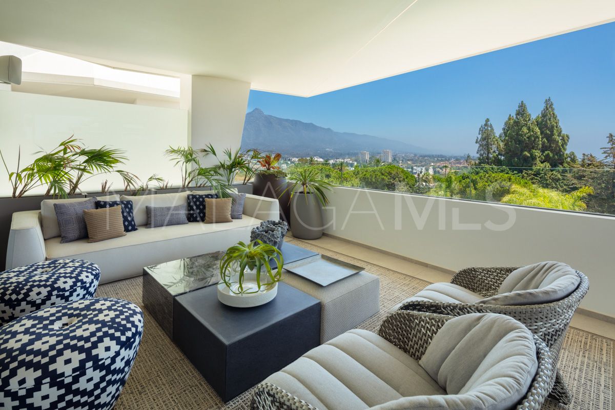 Villa for sale in Marbella City with 4 bedrooms