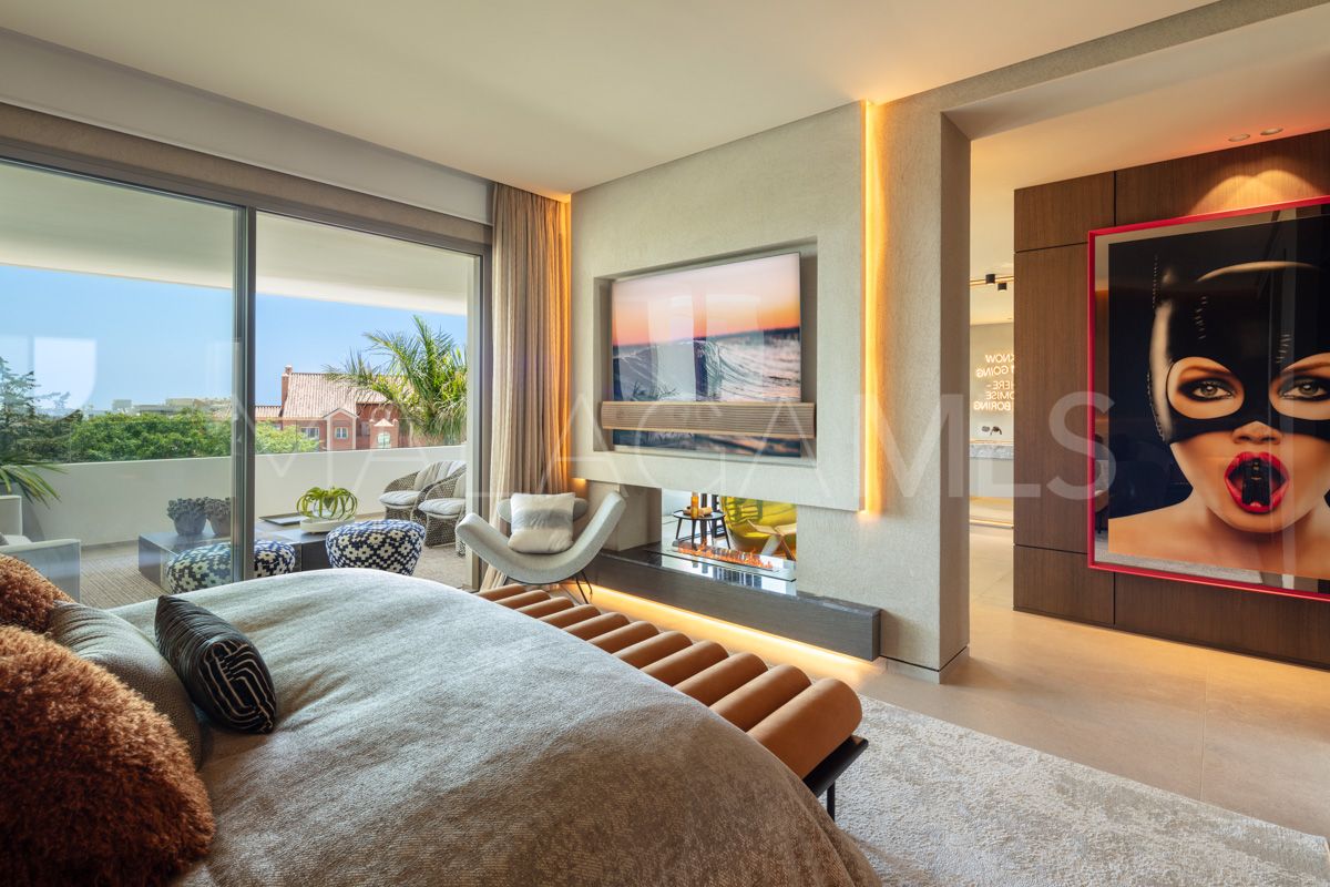 Villa for sale in Marbella City with 4 bedrooms