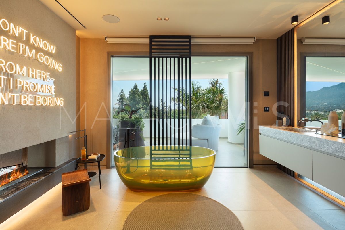 Villa for sale in Marbella City with 4 bedrooms
