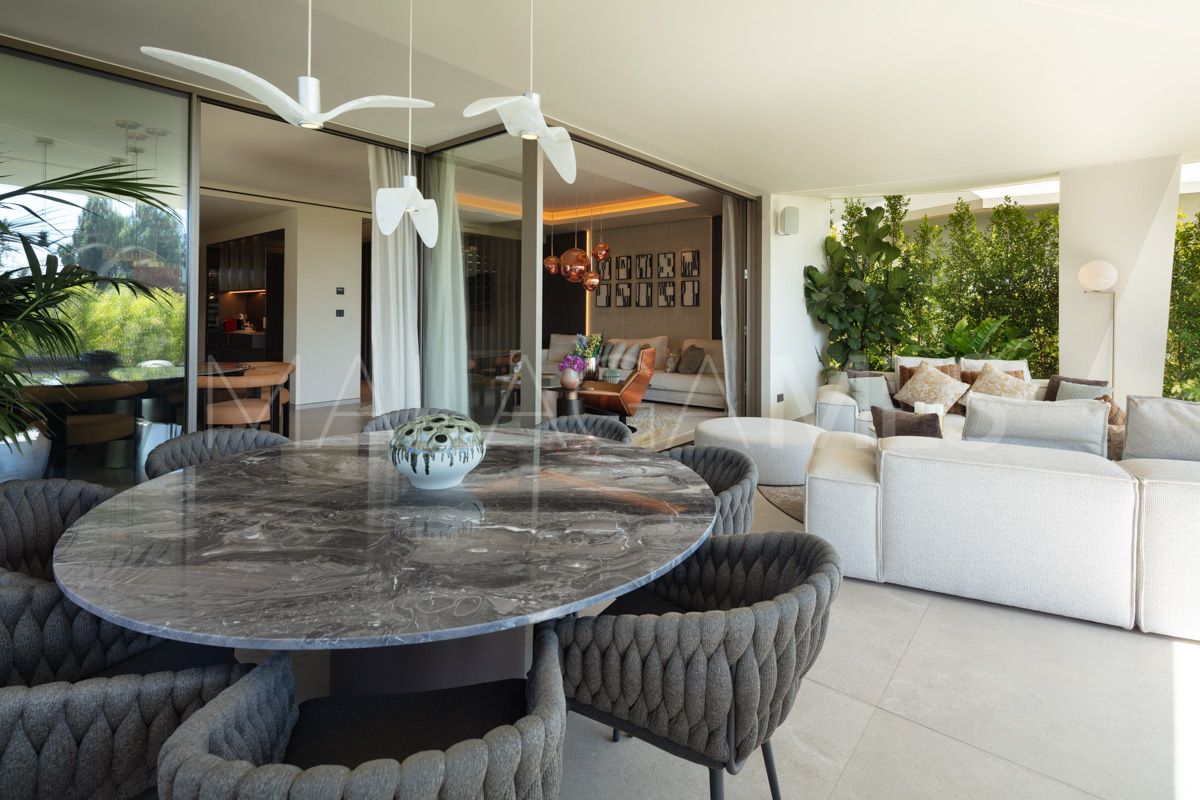Villa for sale in Marbella City with 4 bedrooms