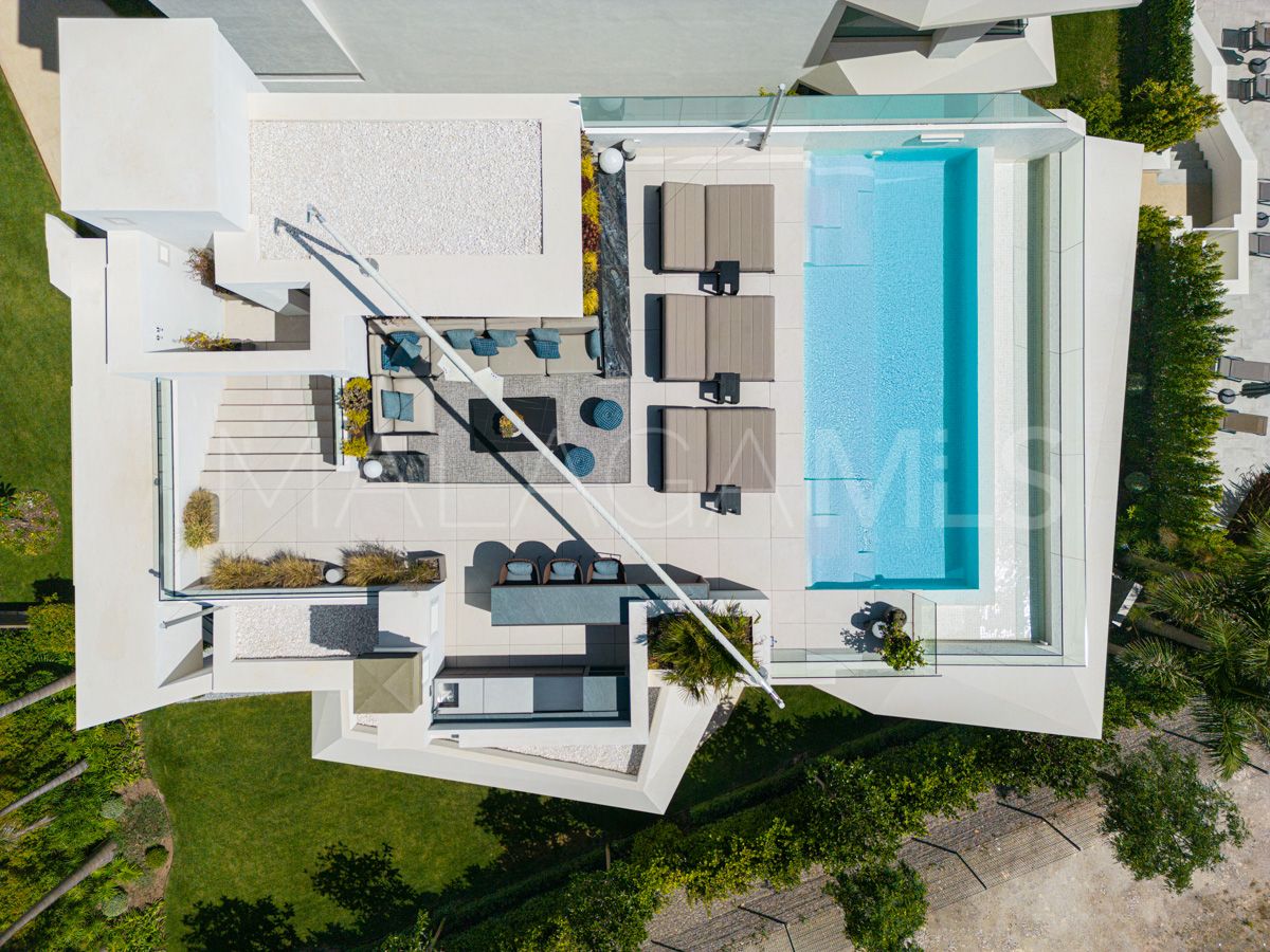 Villa for sale in Marbella City with 4 bedrooms