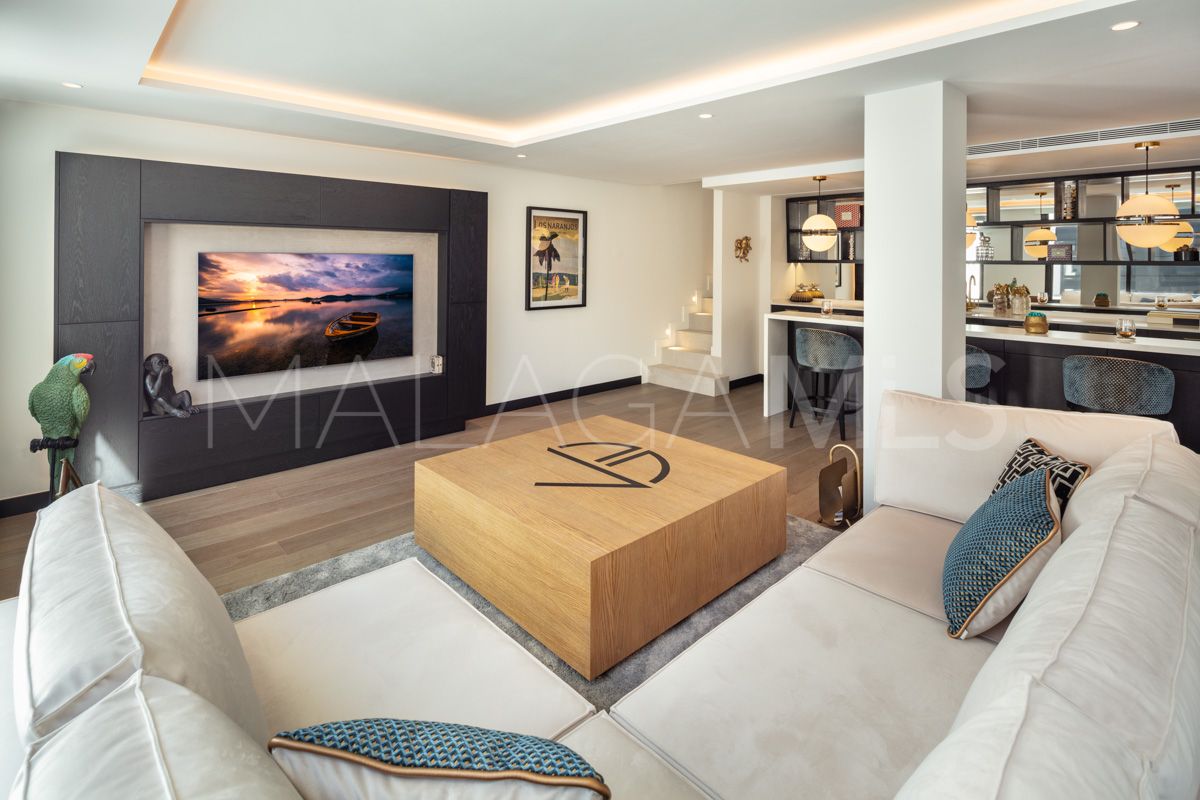Villa for sale with 4 bedrooms in Marbella Ciudad