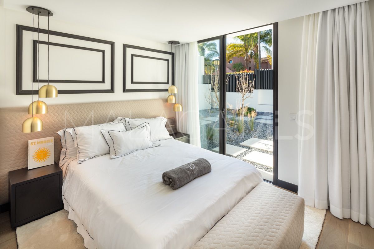 Villa for sale with 4 bedrooms in Marbella Ciudad