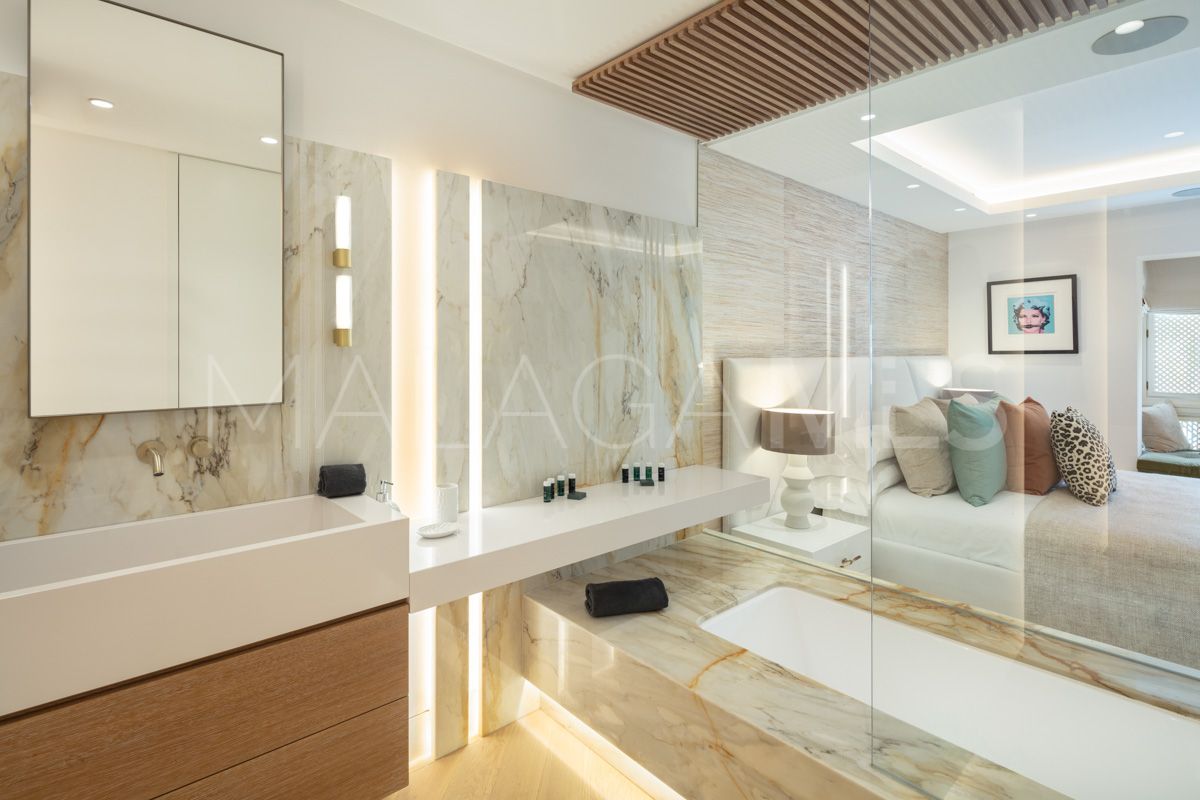 Atico duplex for sale de 4 bedrooms in Marbella Ciudad