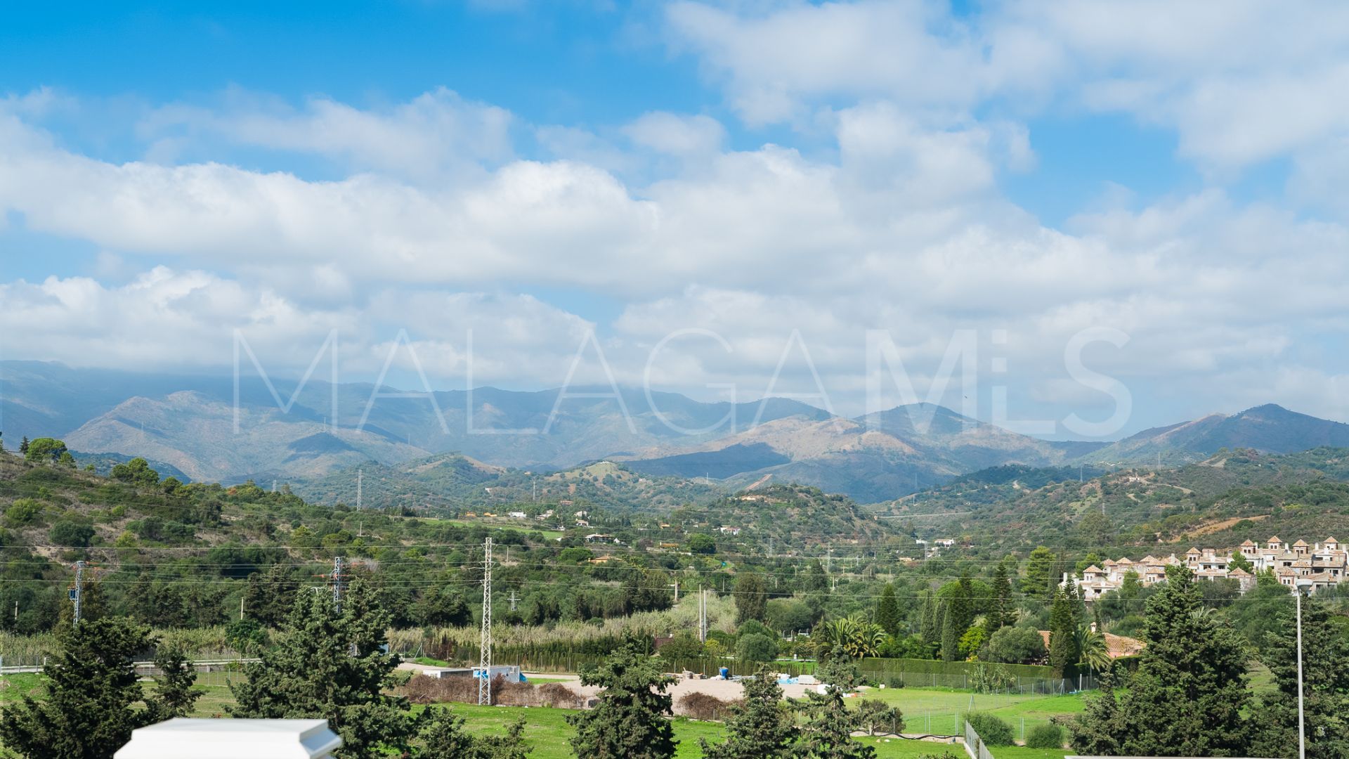 Zweistöckiges penthouse for sale in Estepona