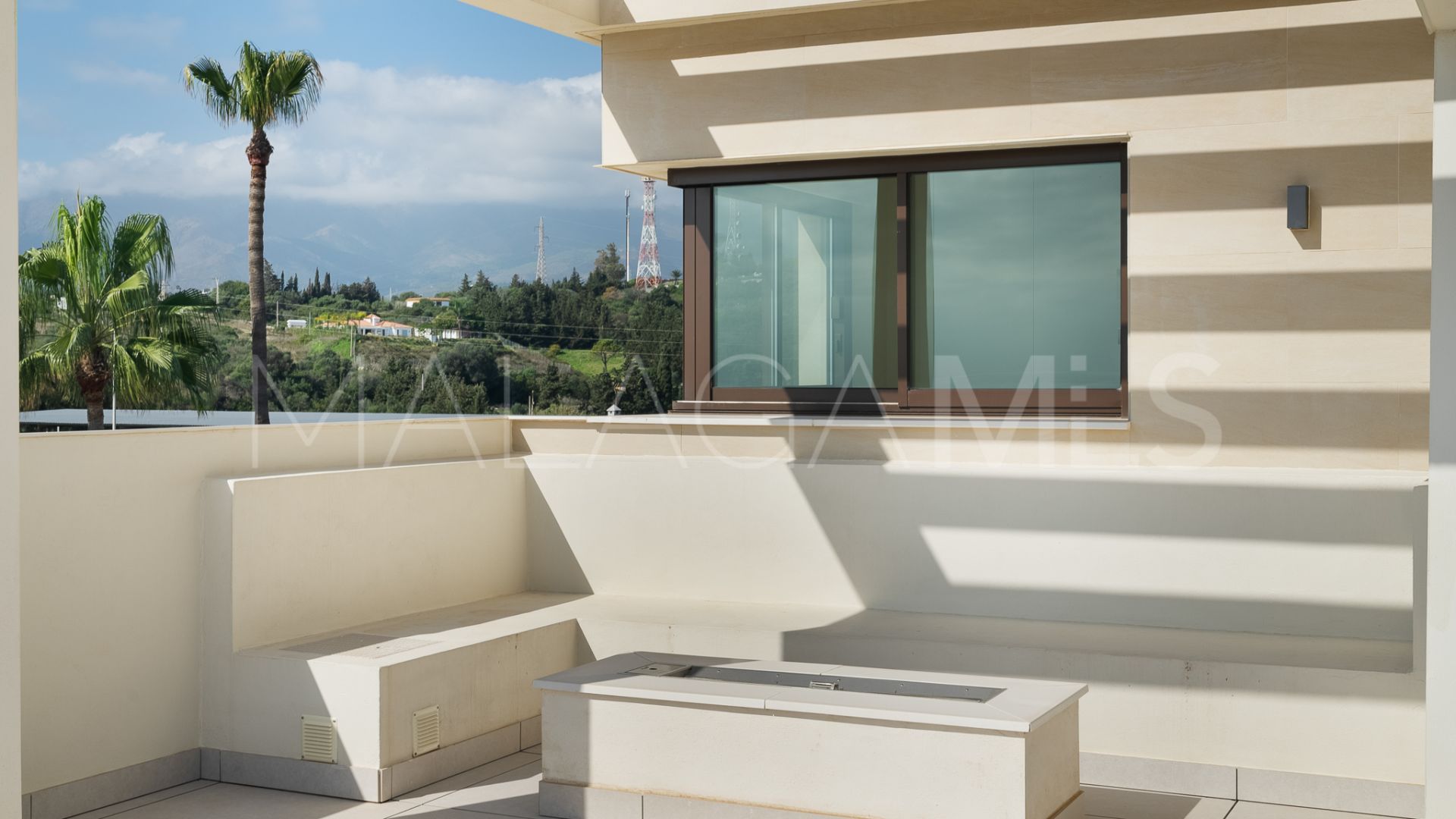 Zweistöckiges penthouse for sale in Estepona