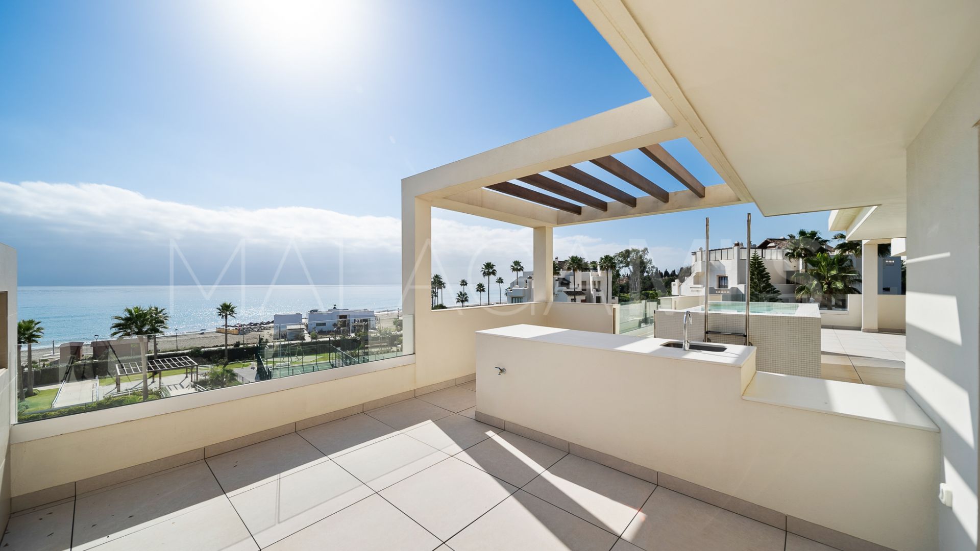 Zweistöckiges penthouse for sale in Estepona