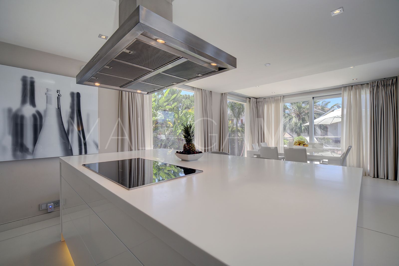 Buy villa de 5 bedrooms in Los Naranjos Golf