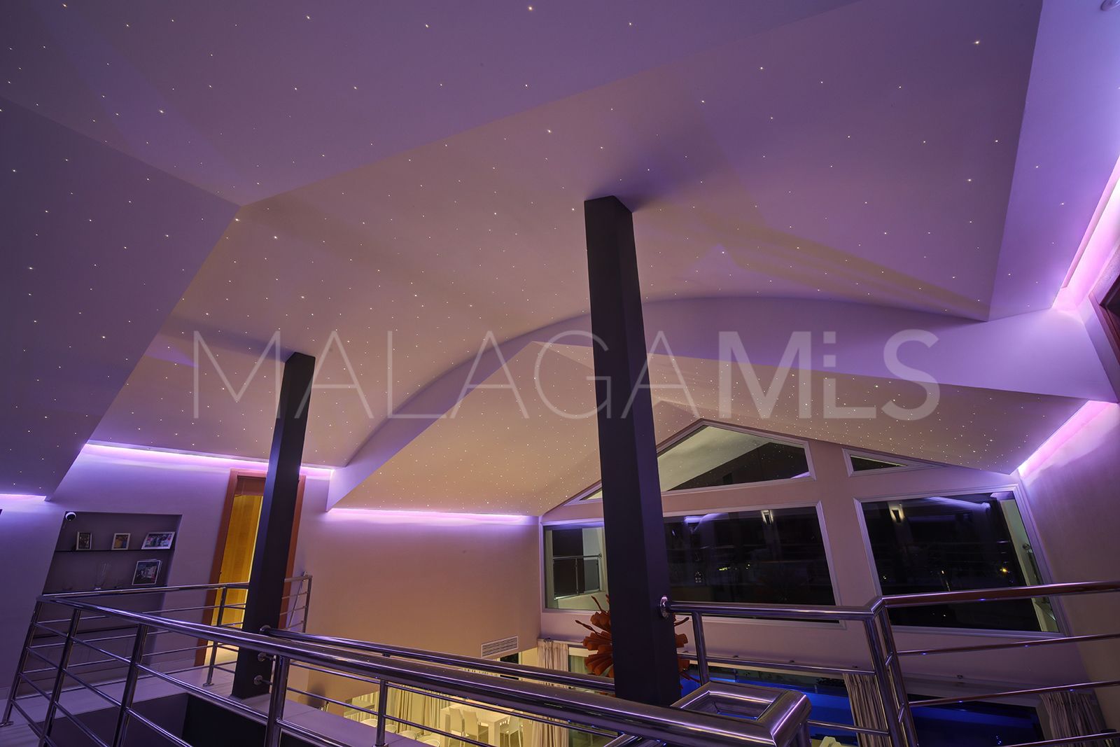 Buy villa de 5 bedrooms in Los Naranjos Golf