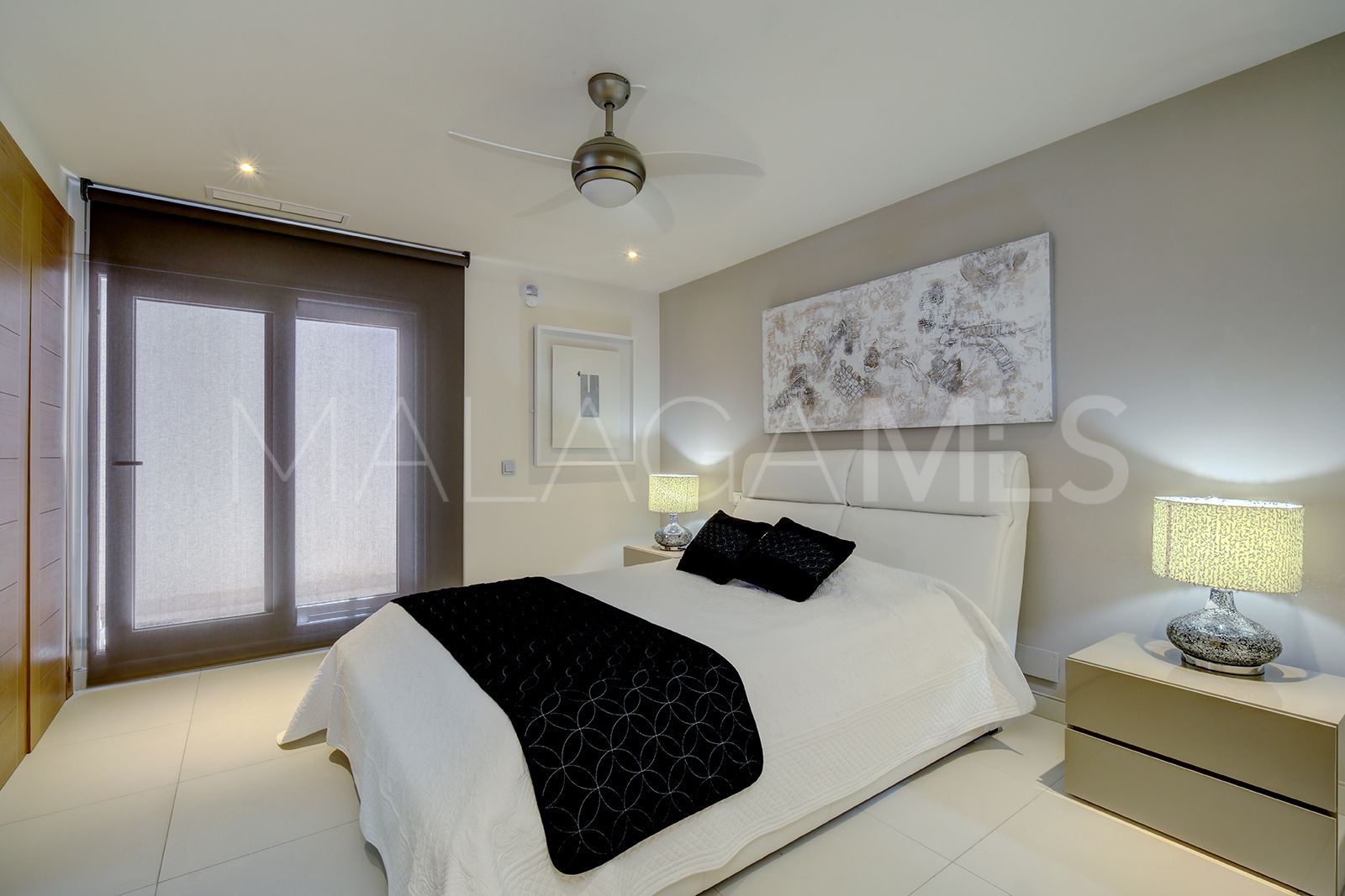 Buy villa de 5 bedrooms in Los Naranjos Golf