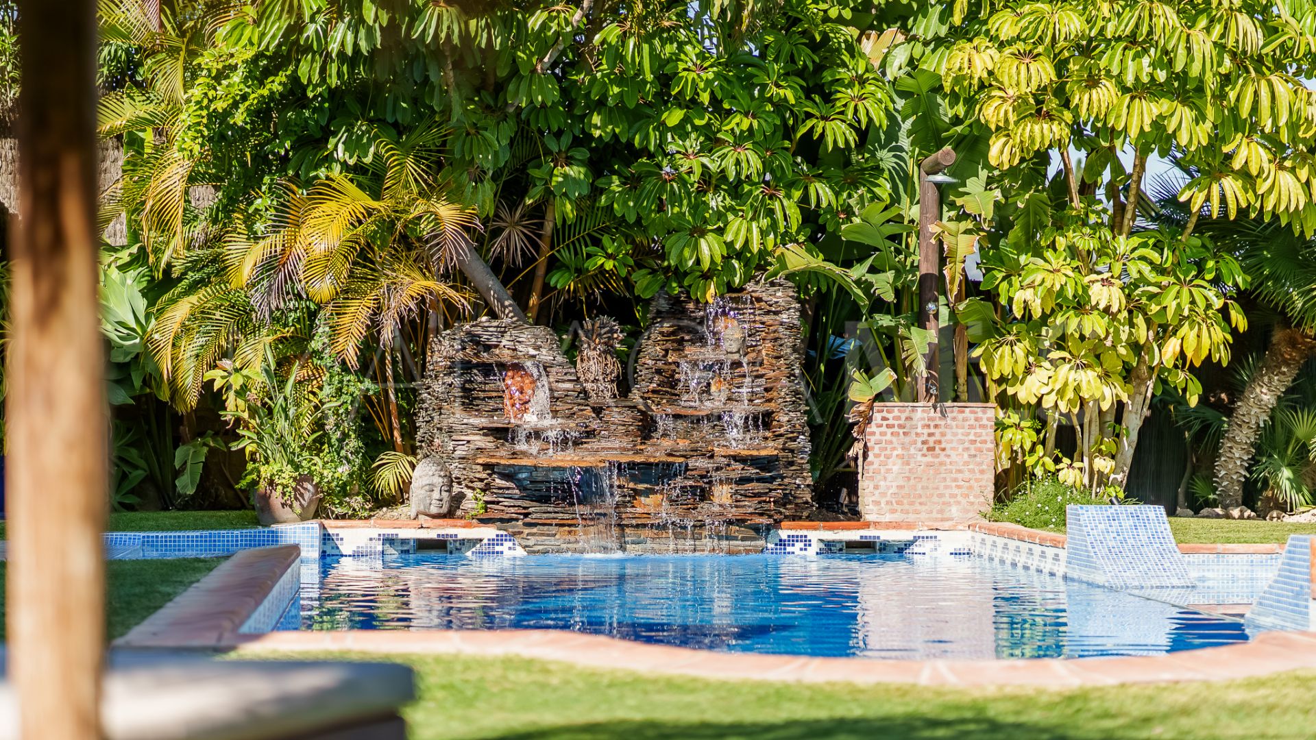 Villa for sale in Benahavis