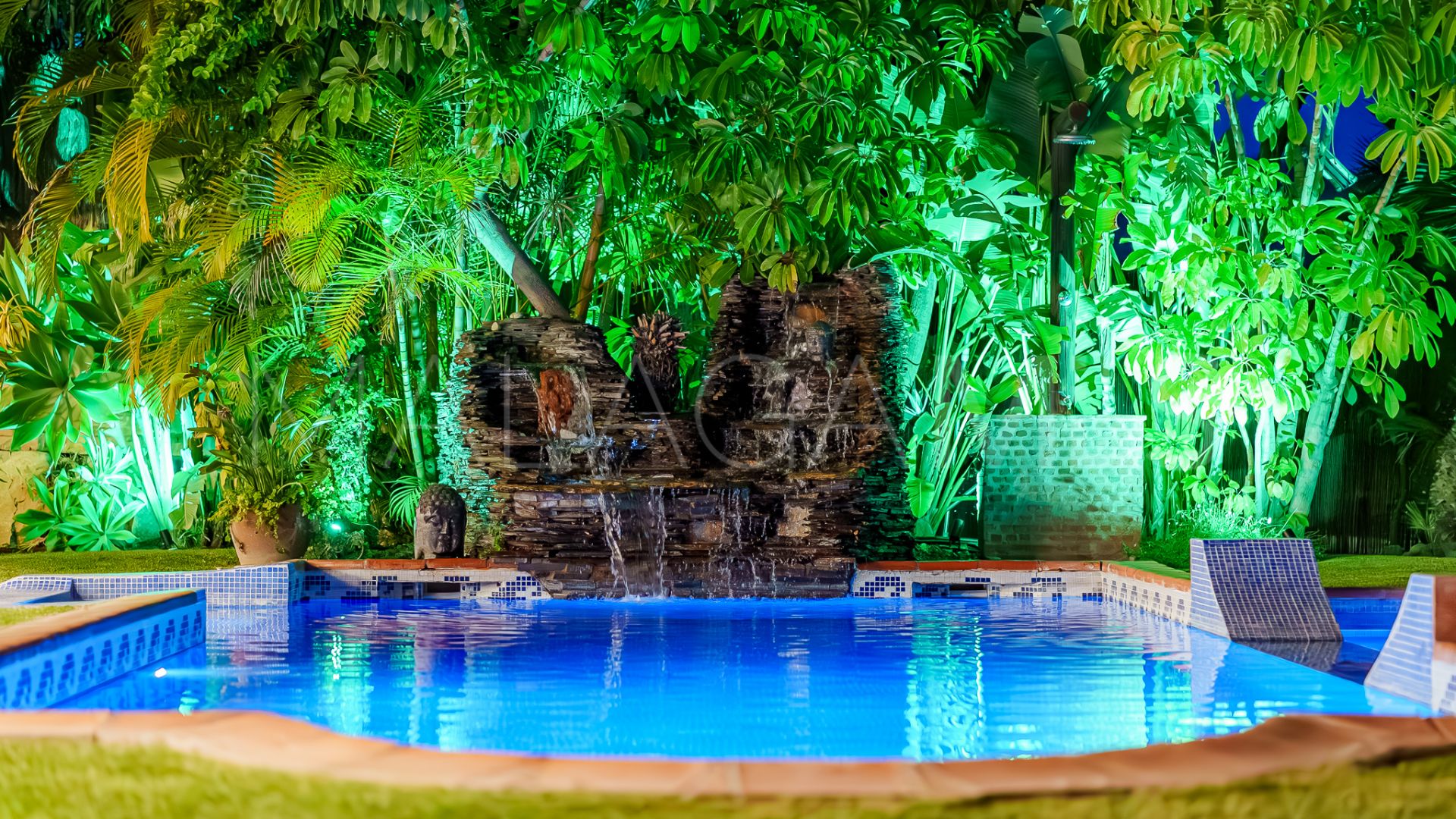 Villa for sale in Benahavis