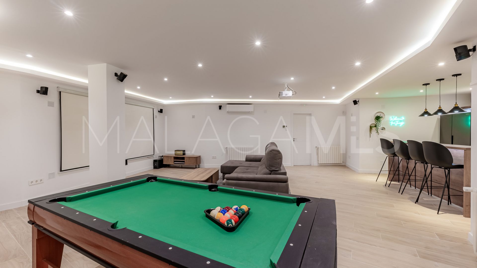 Villa for sale in Benahavis
