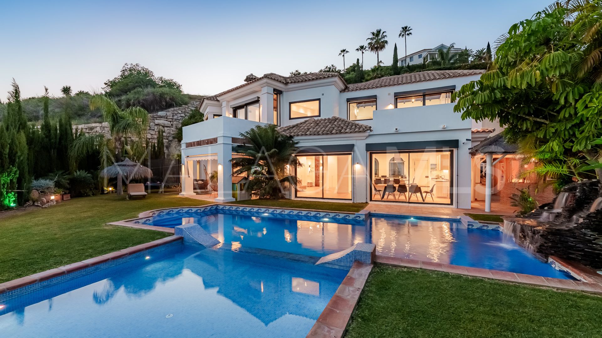 Villa for sale in Benahavis