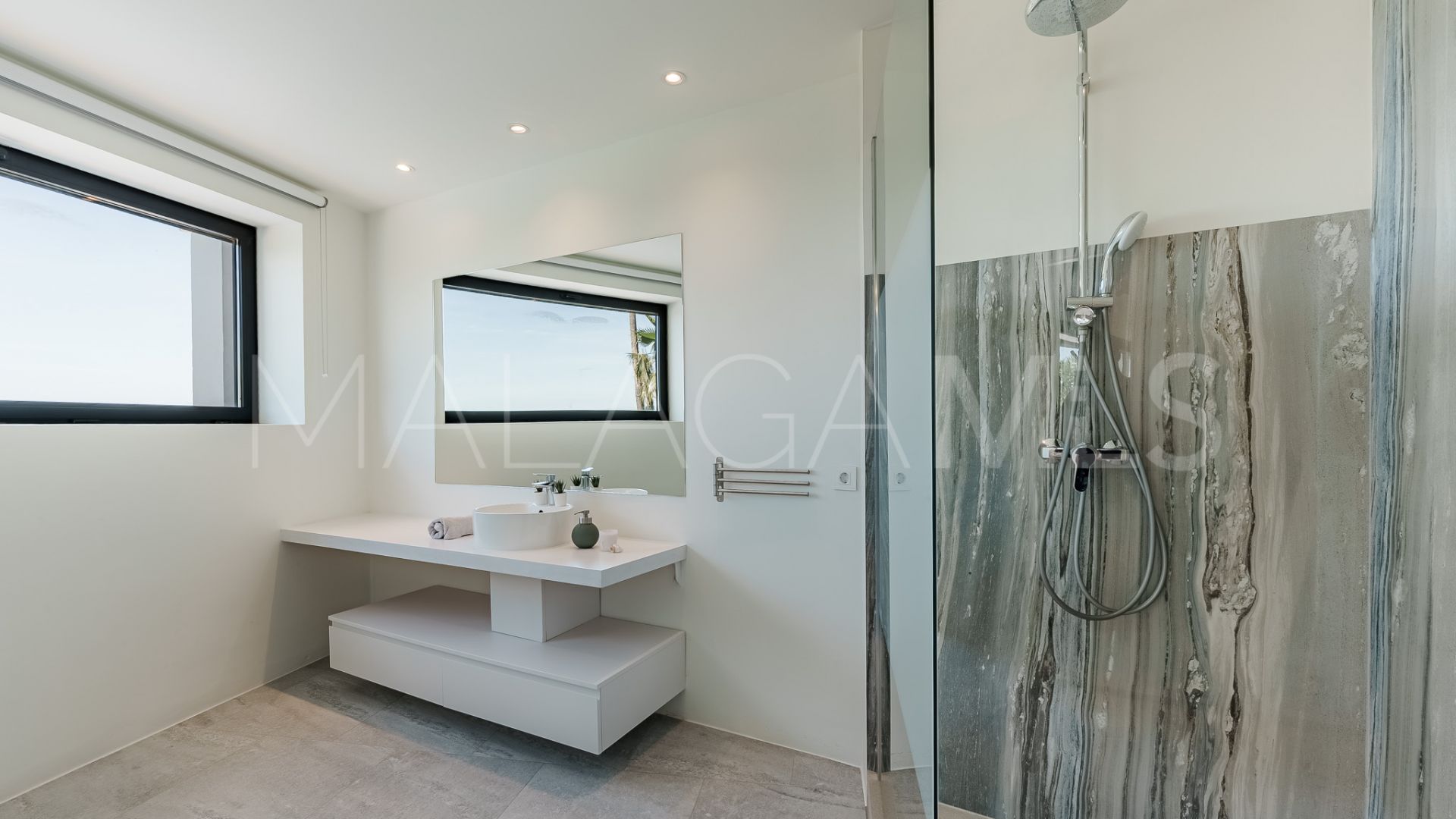 Villa for sale in Benahavis