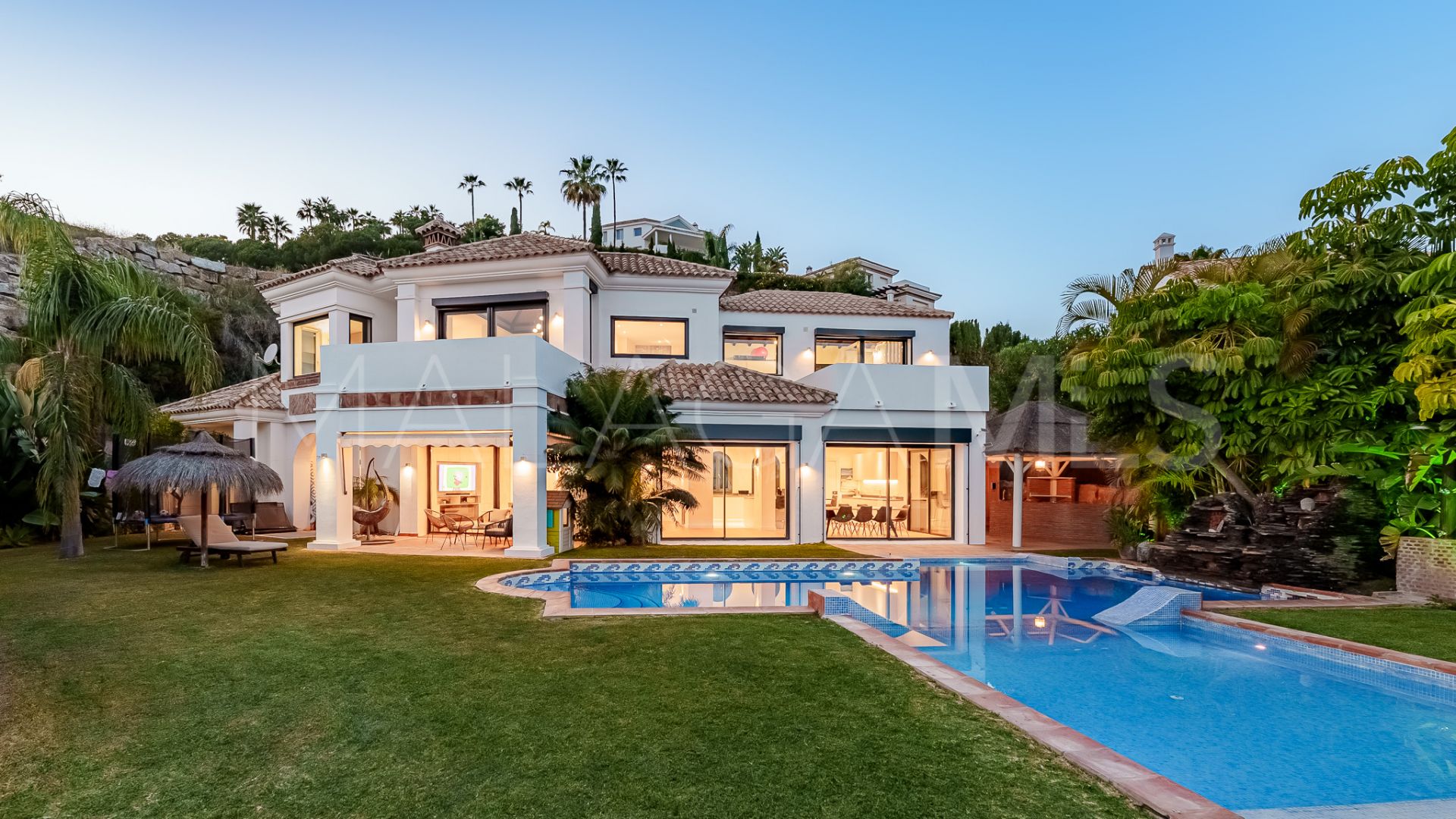 Villa for sale in Benahavis