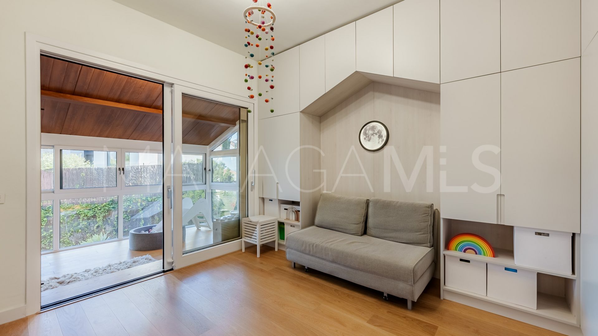 Villa for sale in Benahavis