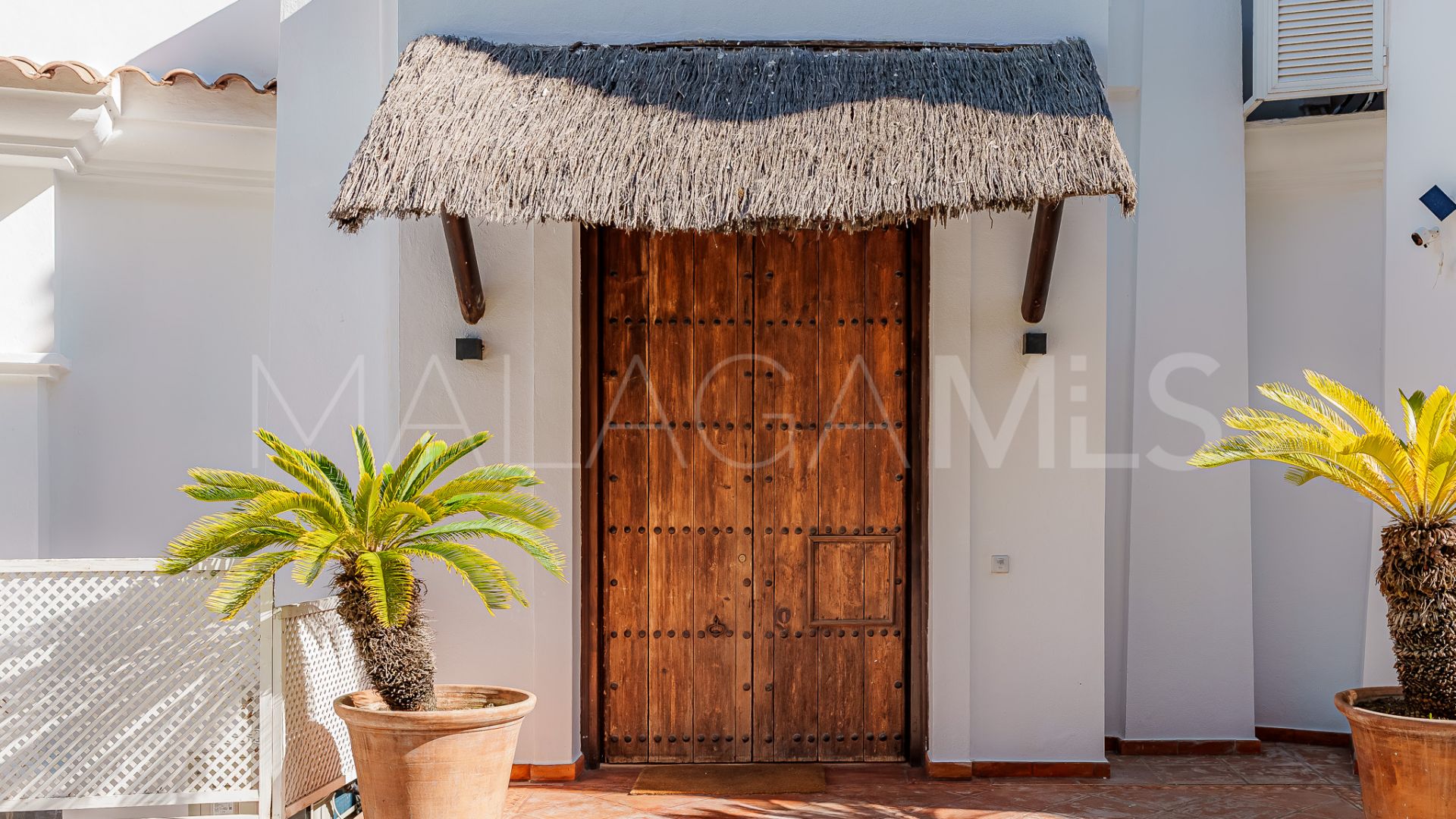 Villa for sale in Benahavis