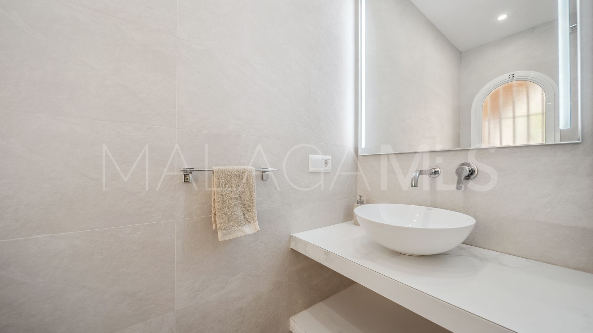 3 bedrooms town house in Nueva Andalucia for sale