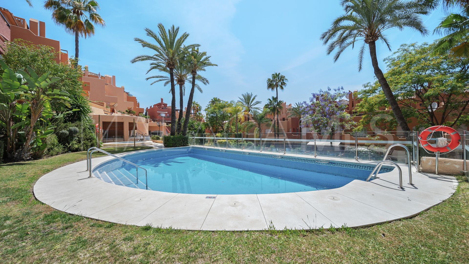 3 bedrooms town house in Nueva Andalucia for sale