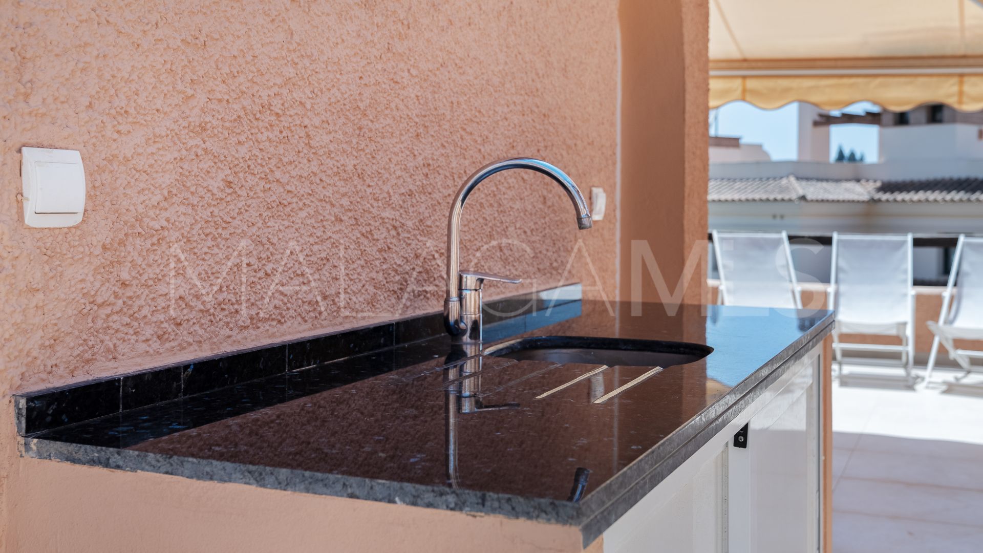 3 bedrooms town house in Nueva Andalucia for sale