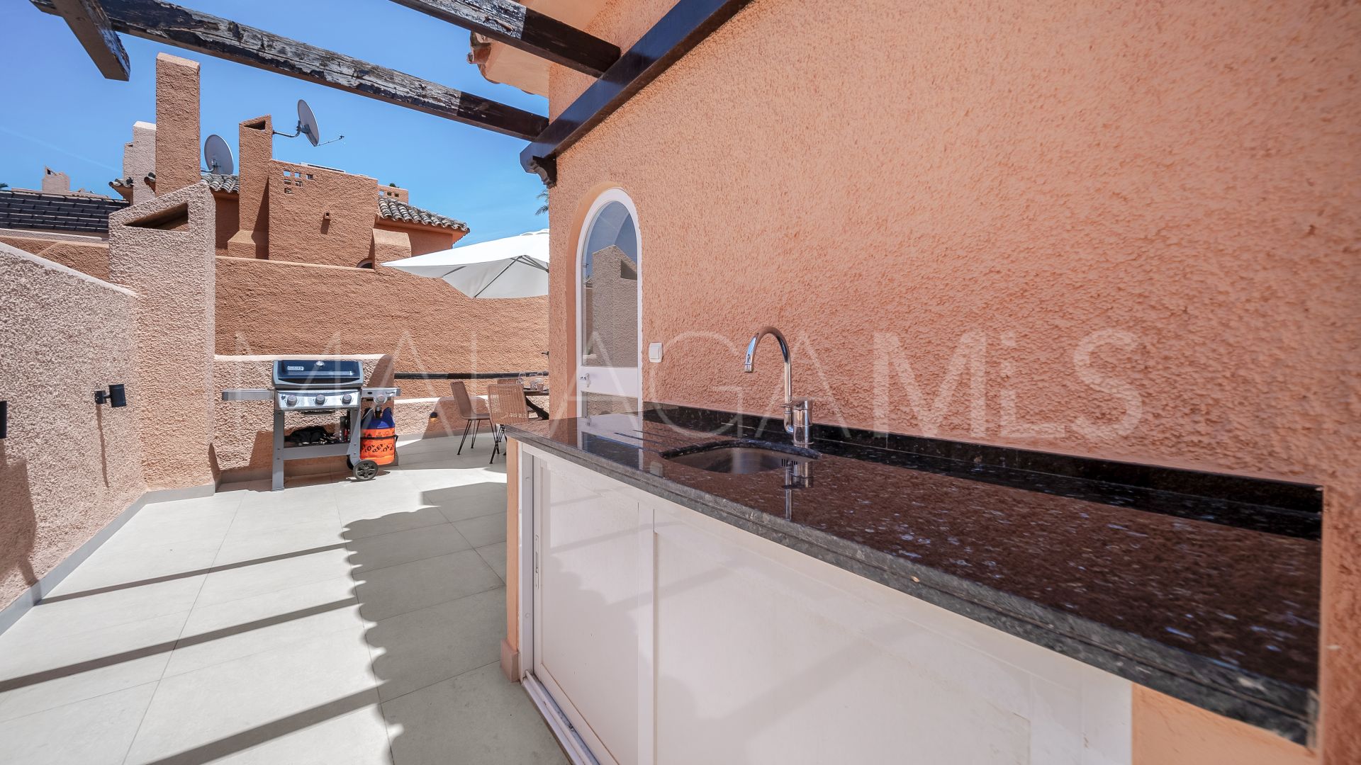 3 bedrooms town house in Nueva Andalucia for sale