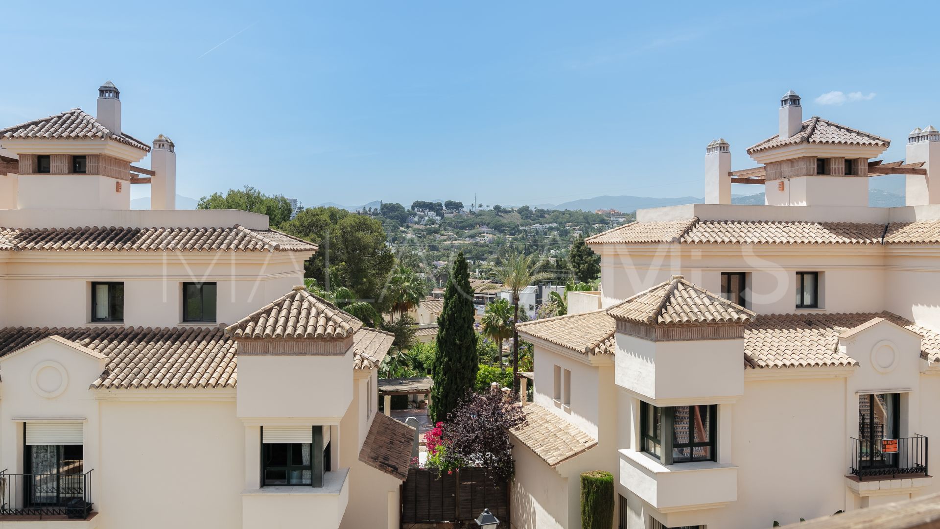 3 bedrooms town house in Nueva Andalucia for sale