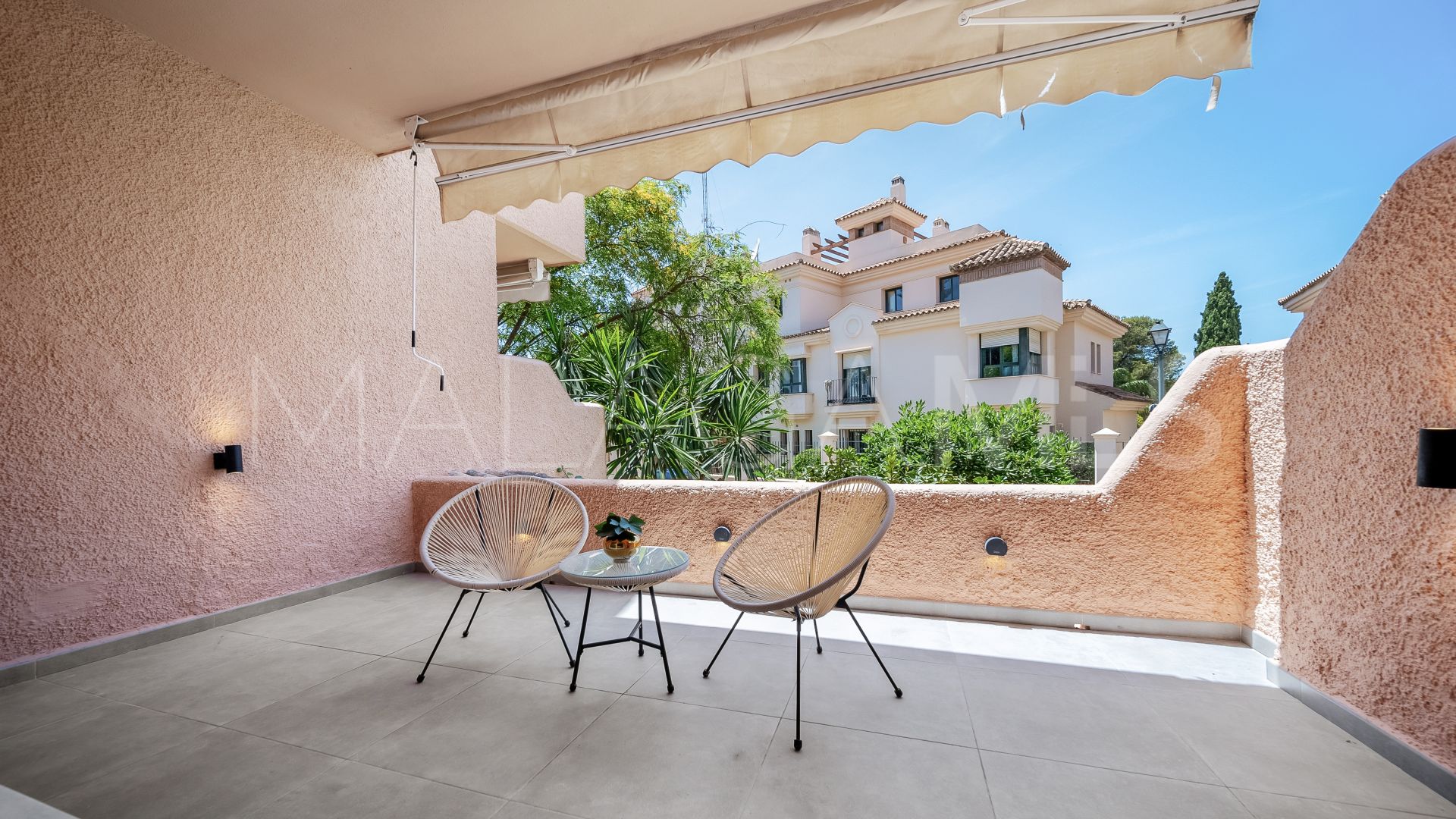 3 bedrooms town house in Nueva Andalucia for sale