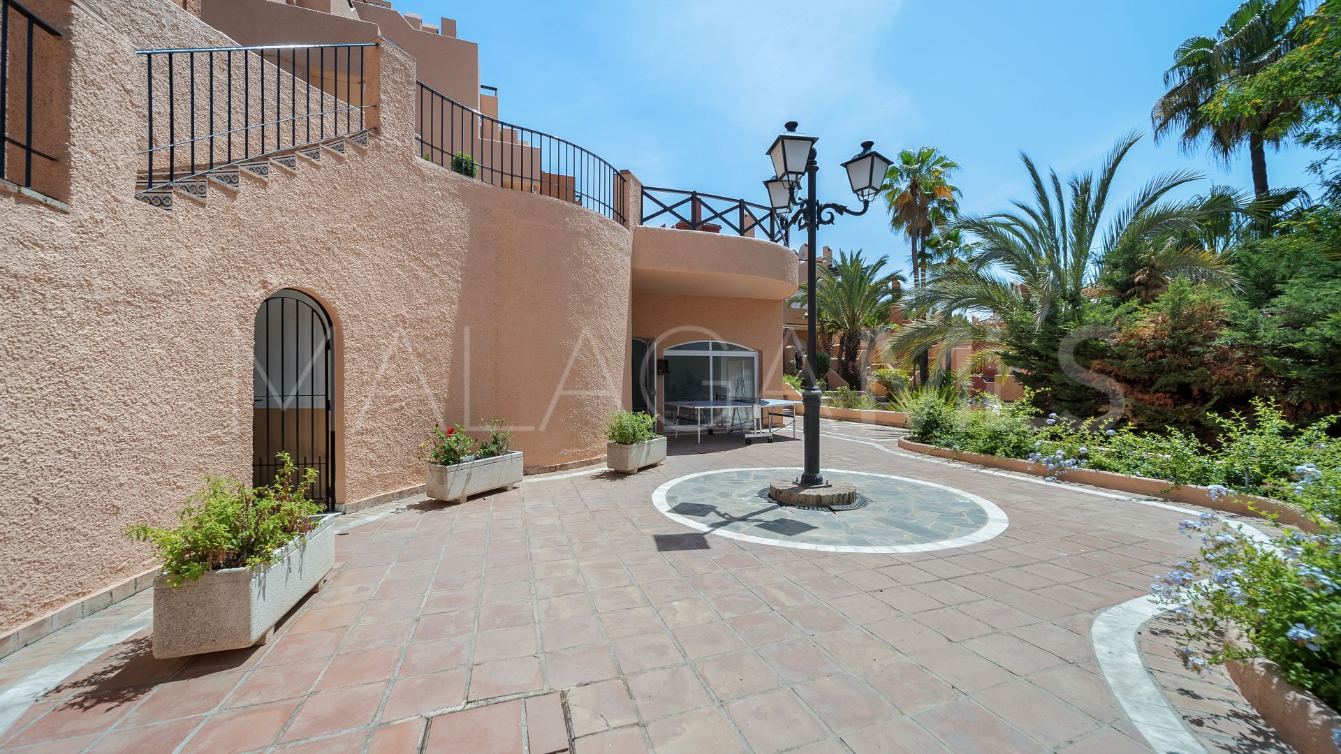 3 bedrooms town house in Nueva Andalucia for sale