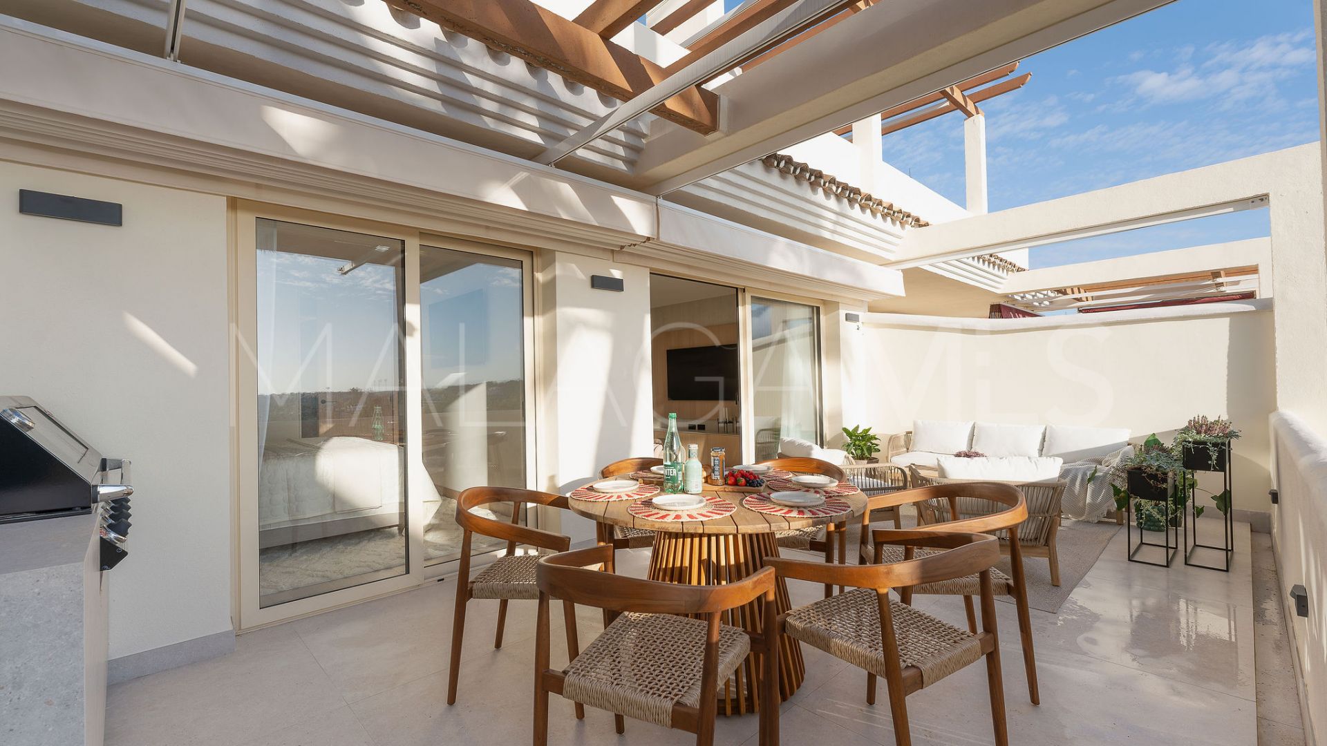 Buy apartment with 3 bedrooms in Palacetes Los Belvederes