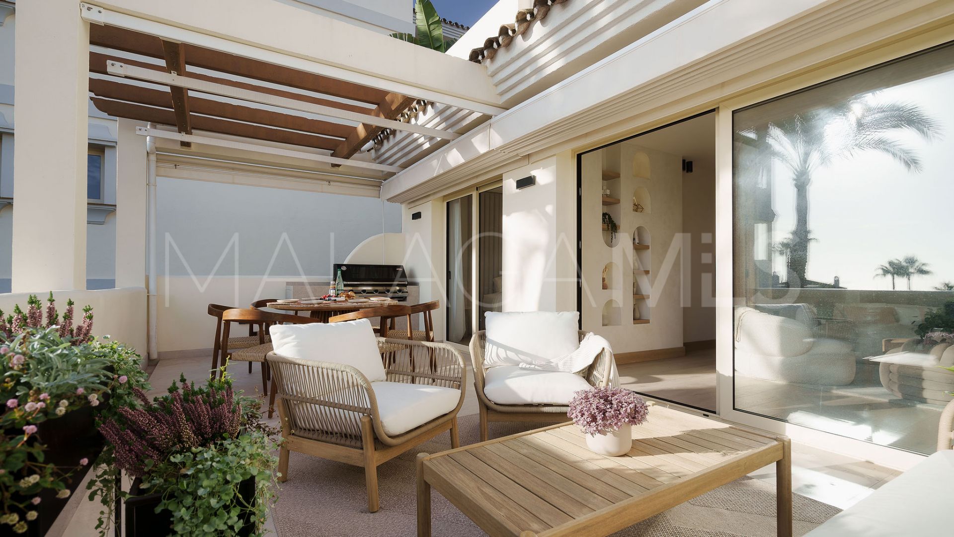 Buy apartment with 3 bedrooms in Palacetes Los Belvederes