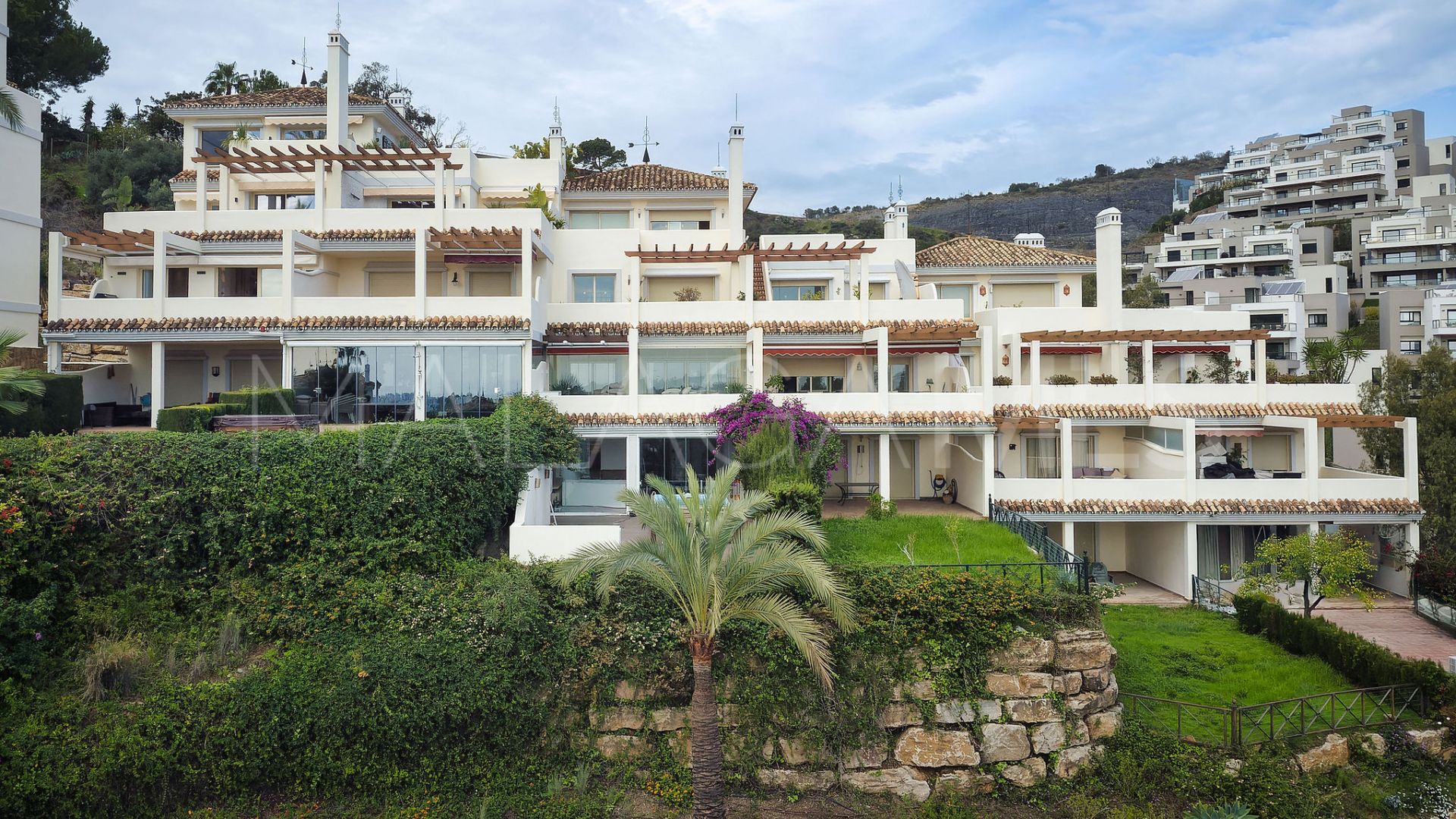 Buy apartment with 3 bedrooms in Palacetes Los Belvederes