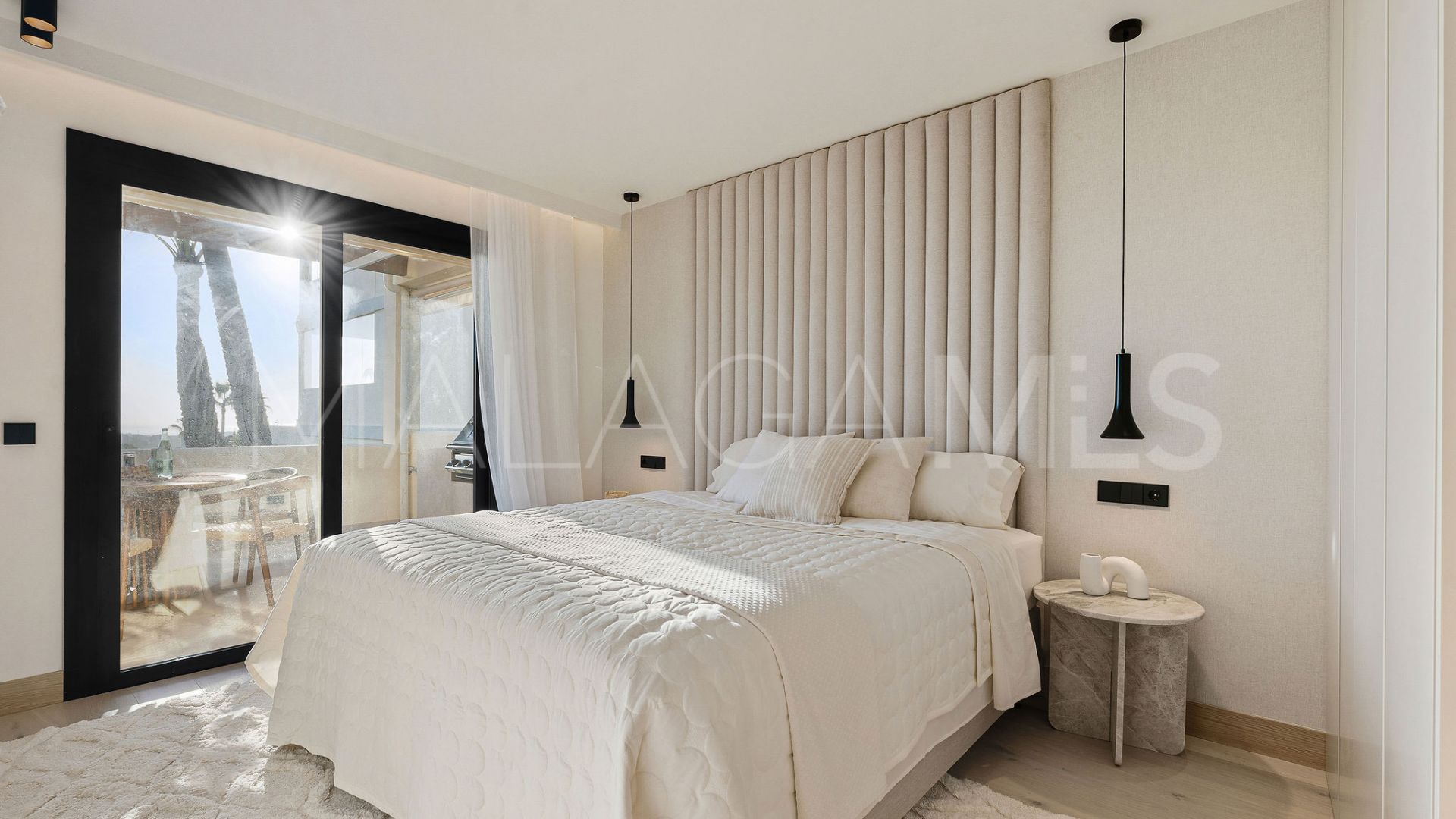 Buy apartment with 3 bedrooms in Palacetes Los Belvederes